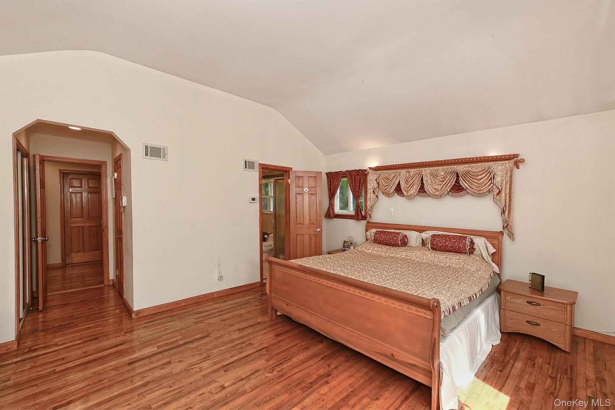 Single Family Village Hill Drive Suffolk County, NY 11746, MLS-1049094-27