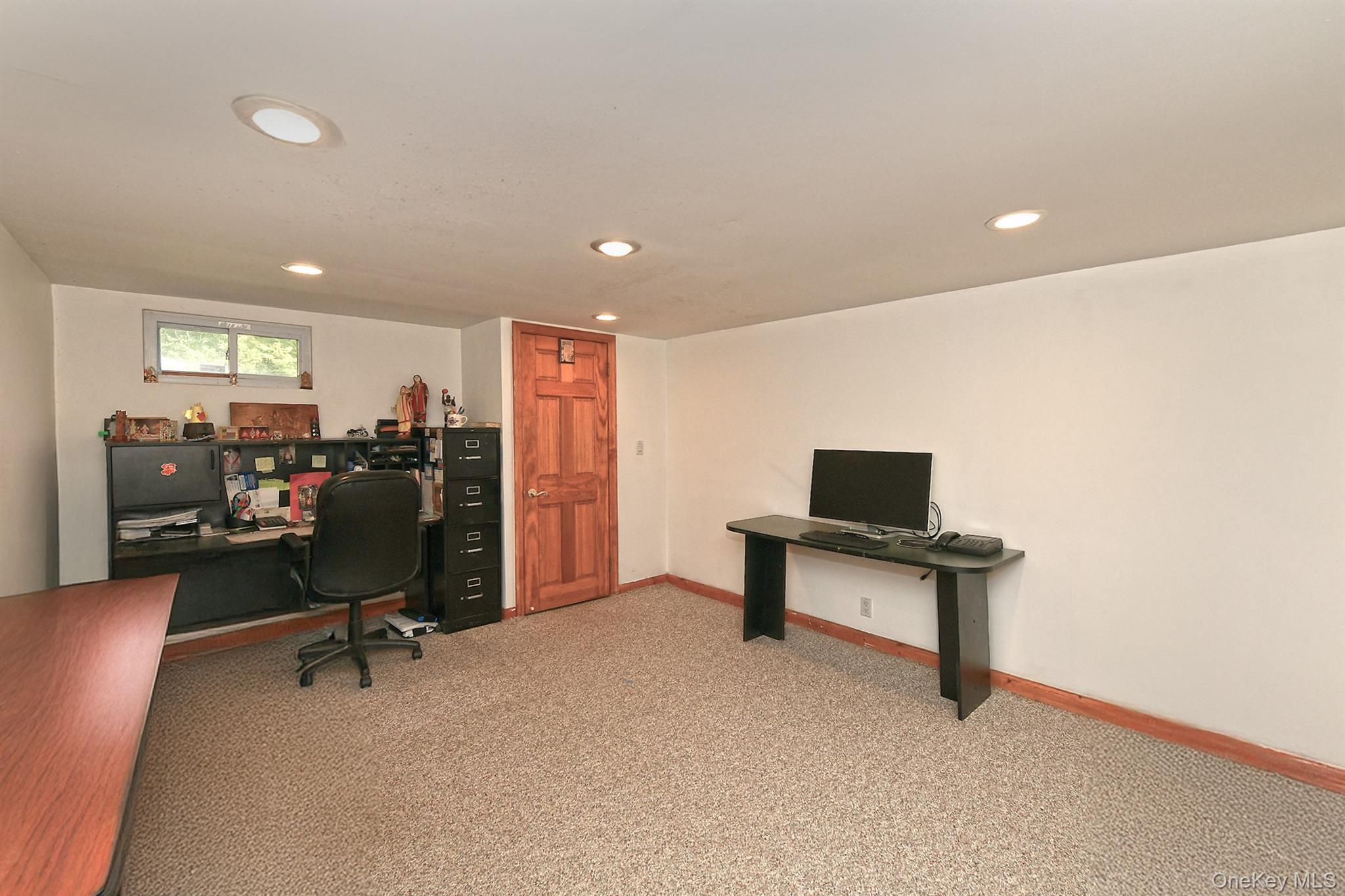 Single Family Village Hill Drive Suffolk County, NY 11746, MLS-1049094-37