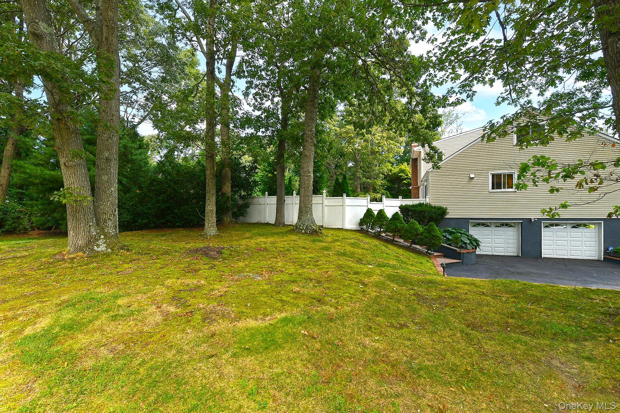 Single Family Village Hill Drive Suffolk County, NY 11746, MLS-1049094-40