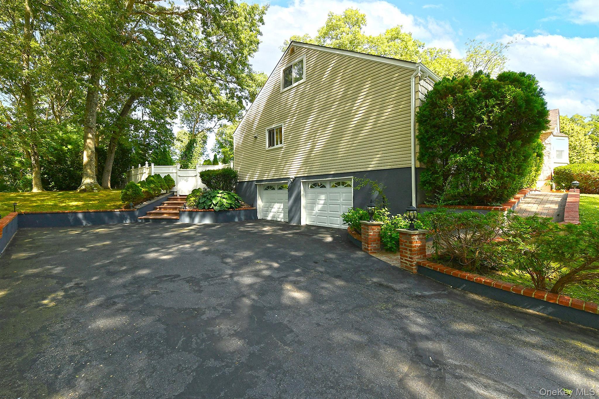 Single Family Village Hill Drive Suffolk County, NY 11746, MLS-1049094-41