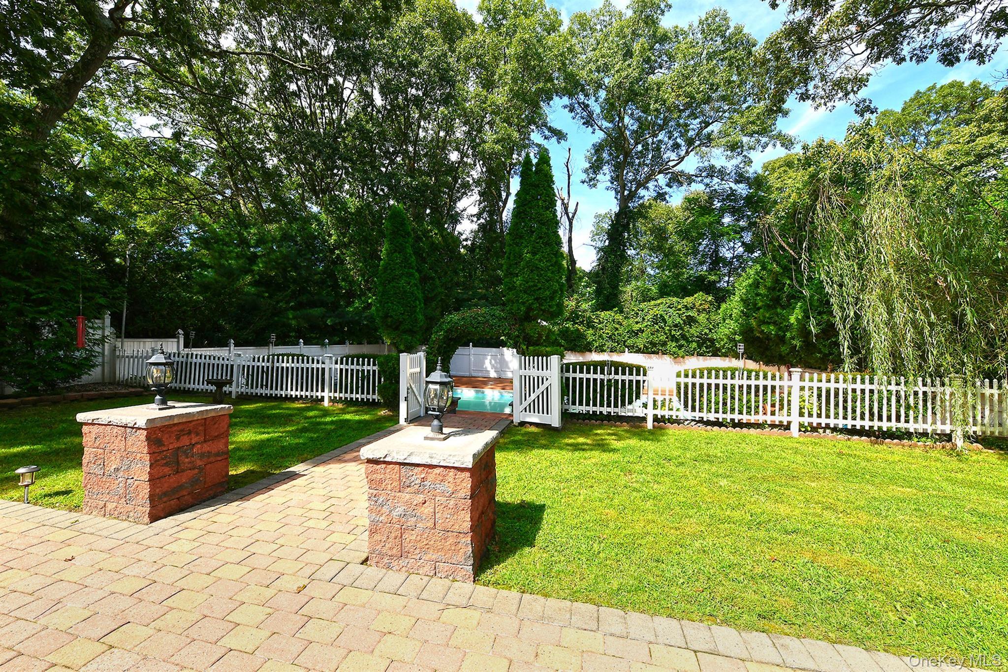 Single Family Village Hill Drive Suffolk County, NY 11746, MLS-1049094-44