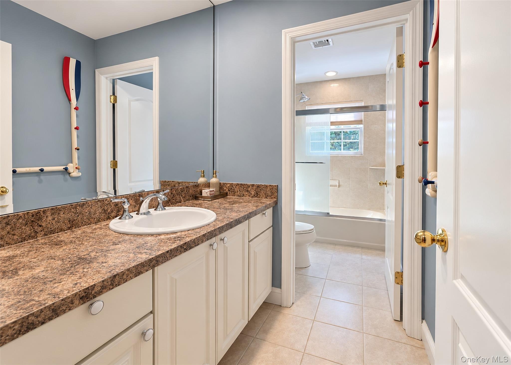 Single Family Keystone Court  Suffolk County, NY 11787, MLS-1049096-25