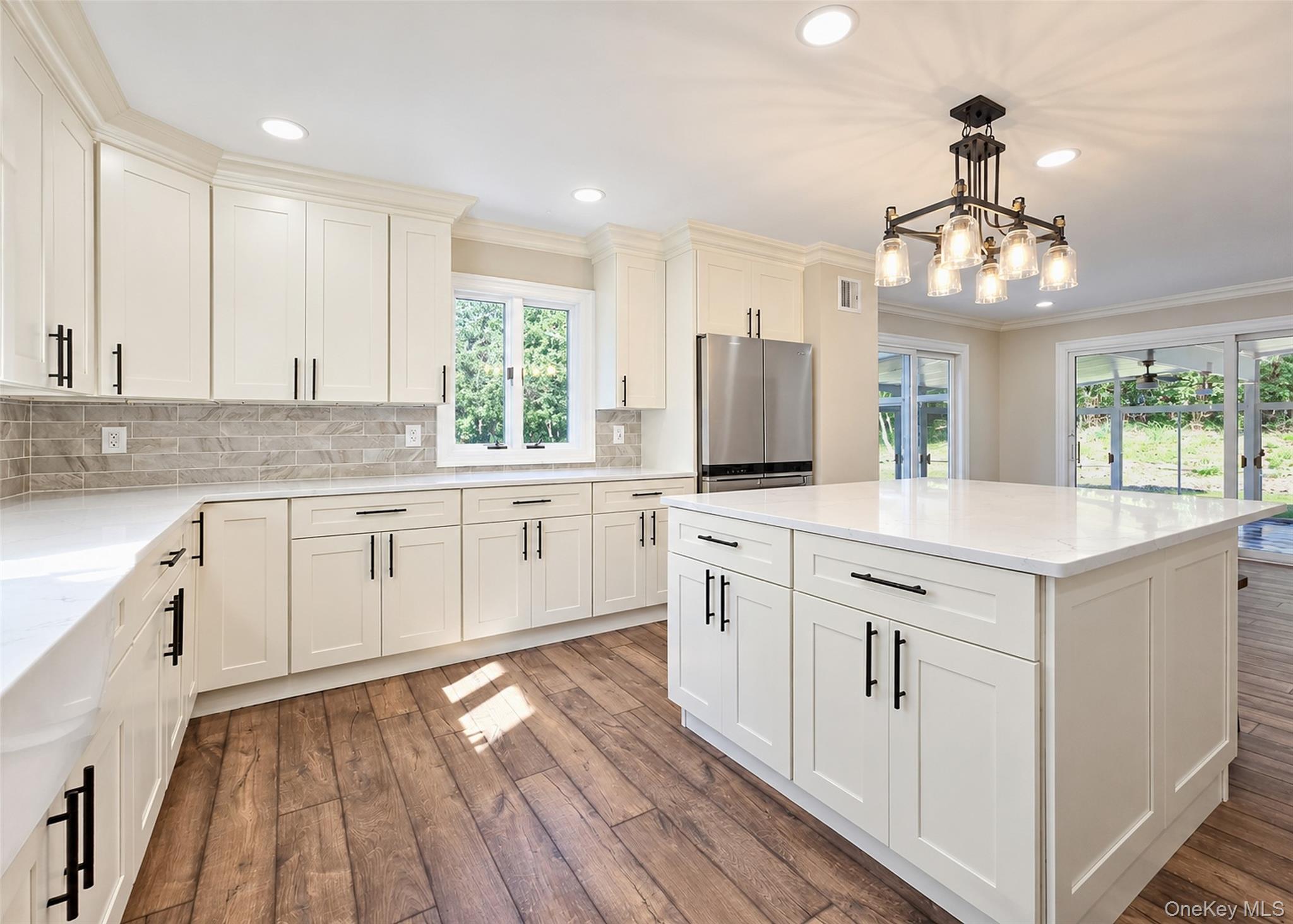 Single Family Victoria Lane Suffolk County, NY 11949, MLS-1049098-10