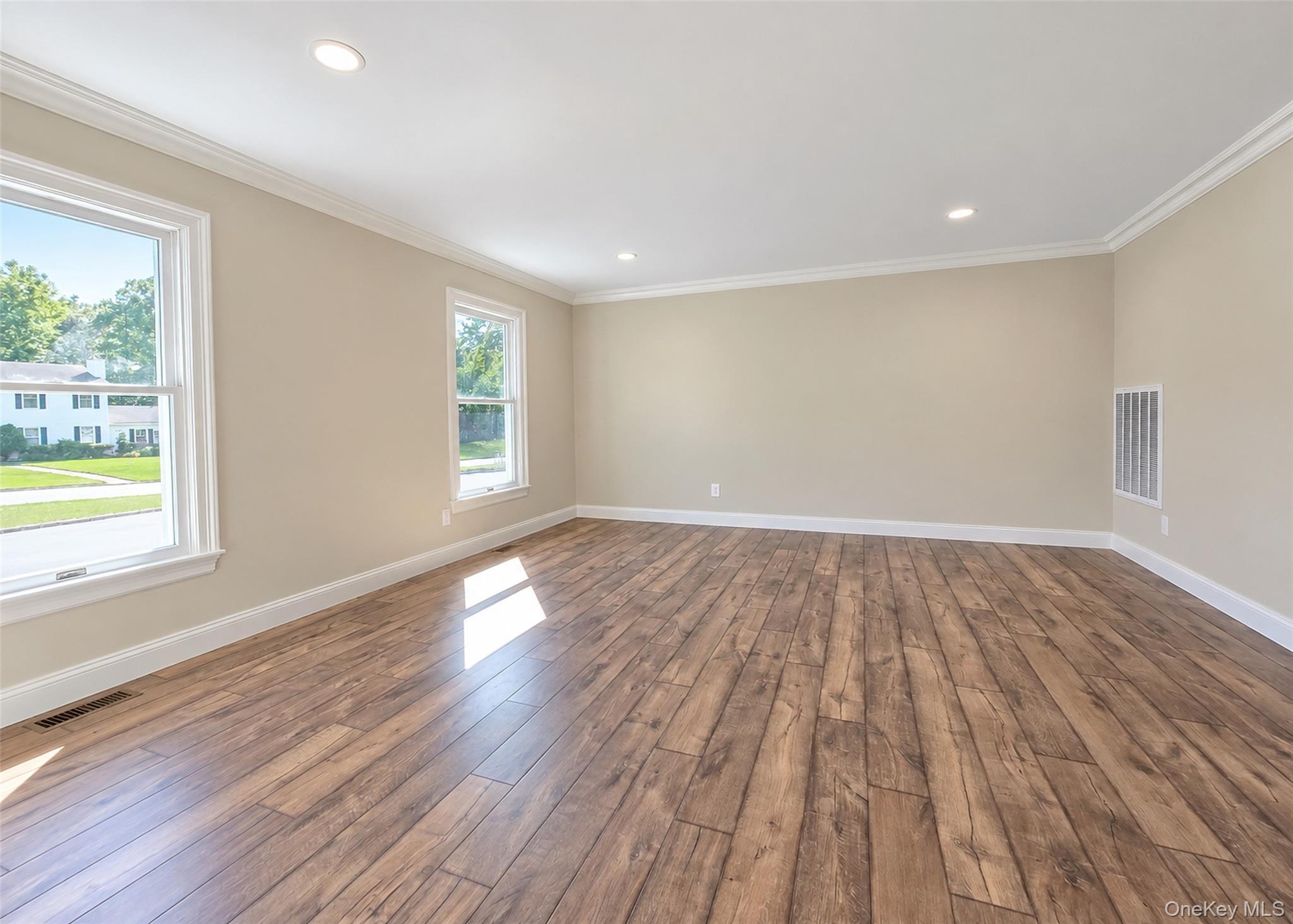 Single Family Victoria Lane Suffolk County, NY 11949, MLS-1049098-14