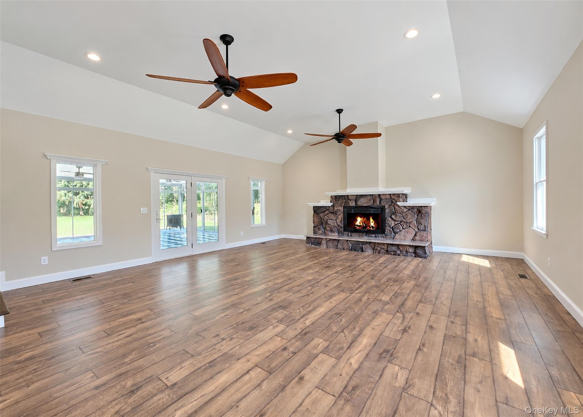 Single Family Victoria Lane Suffolk County, NY 11949, MLS-1049098-5