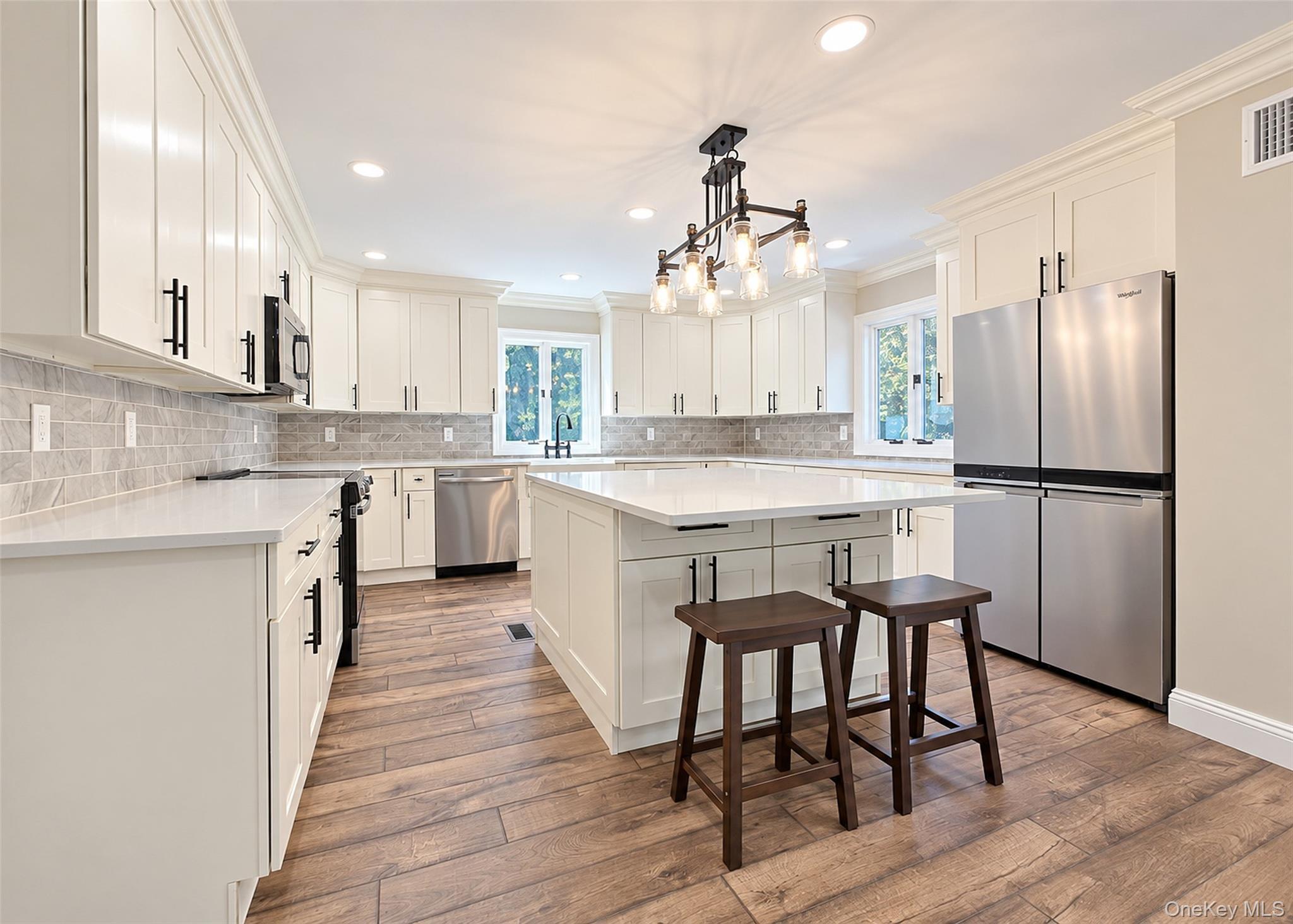 Single Family Victoria Lane Suffolk County, NY 11949, MLS-1049098-8