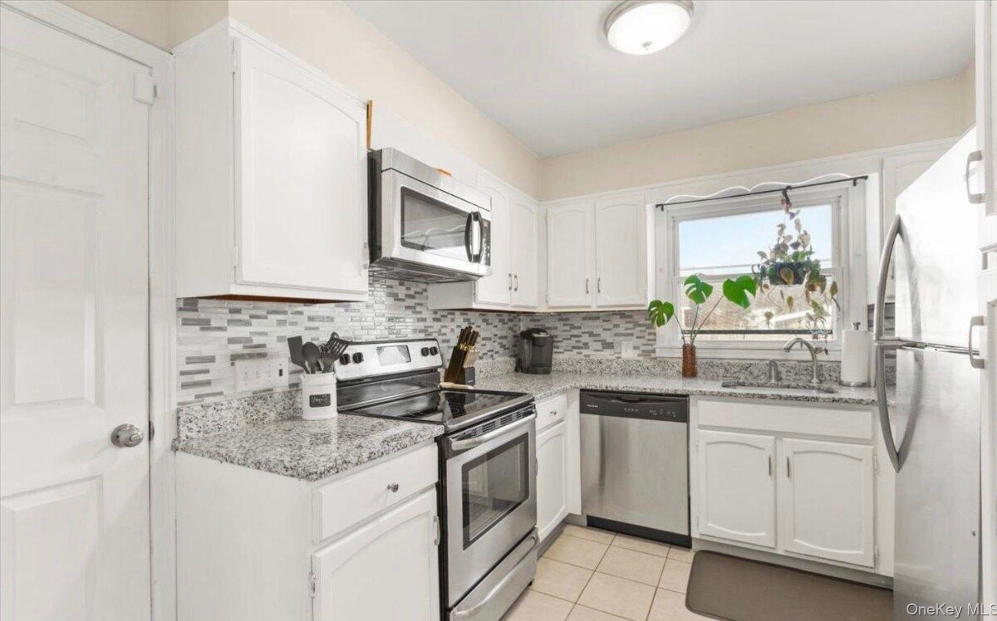 Single Family Park Avenue, Schenectady Out Of Area, NY 12304, MLS-1049111-10