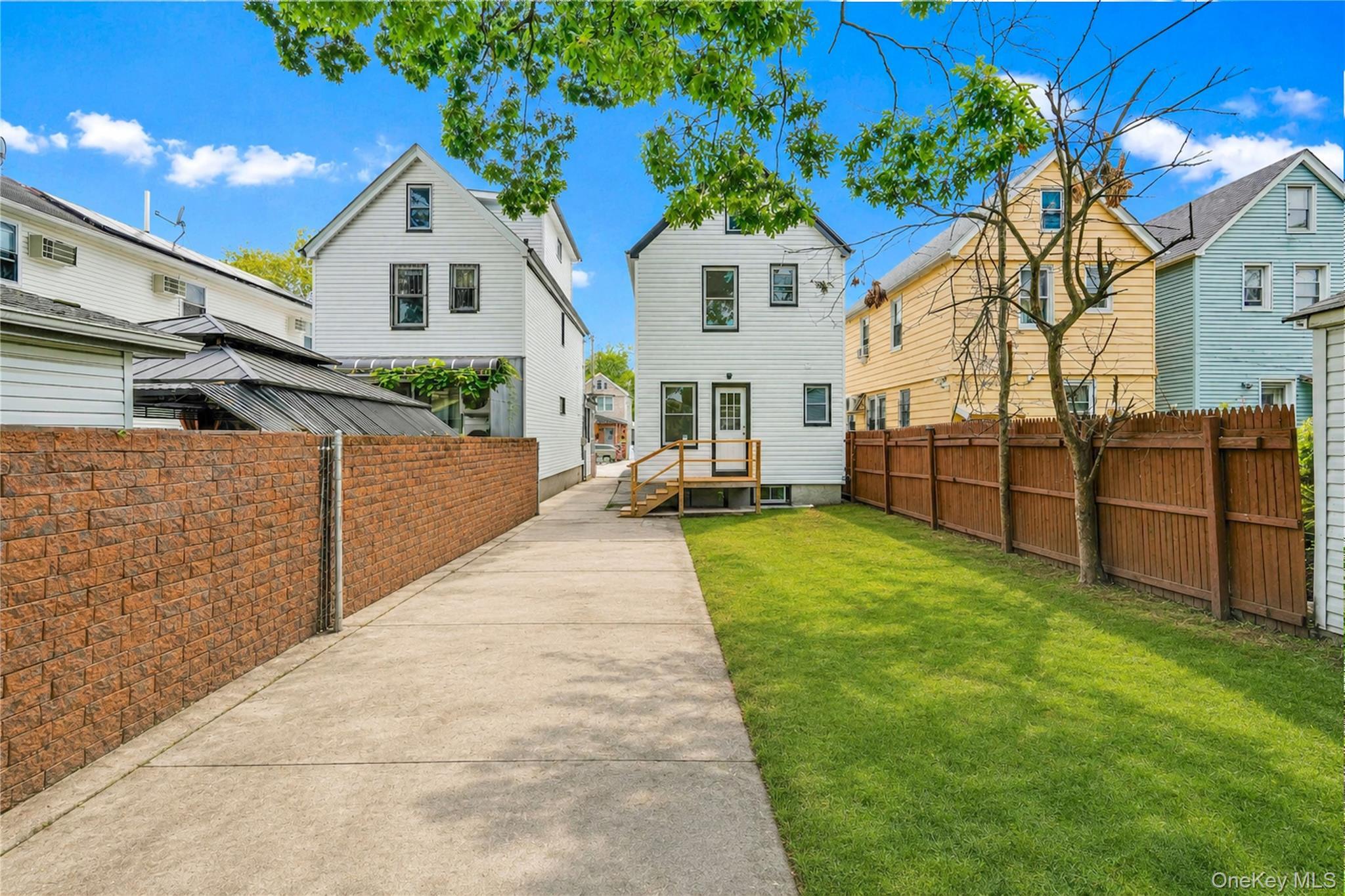 Single Family 115th Avenue  Queens, NY 11436, MLS-1049113-17
