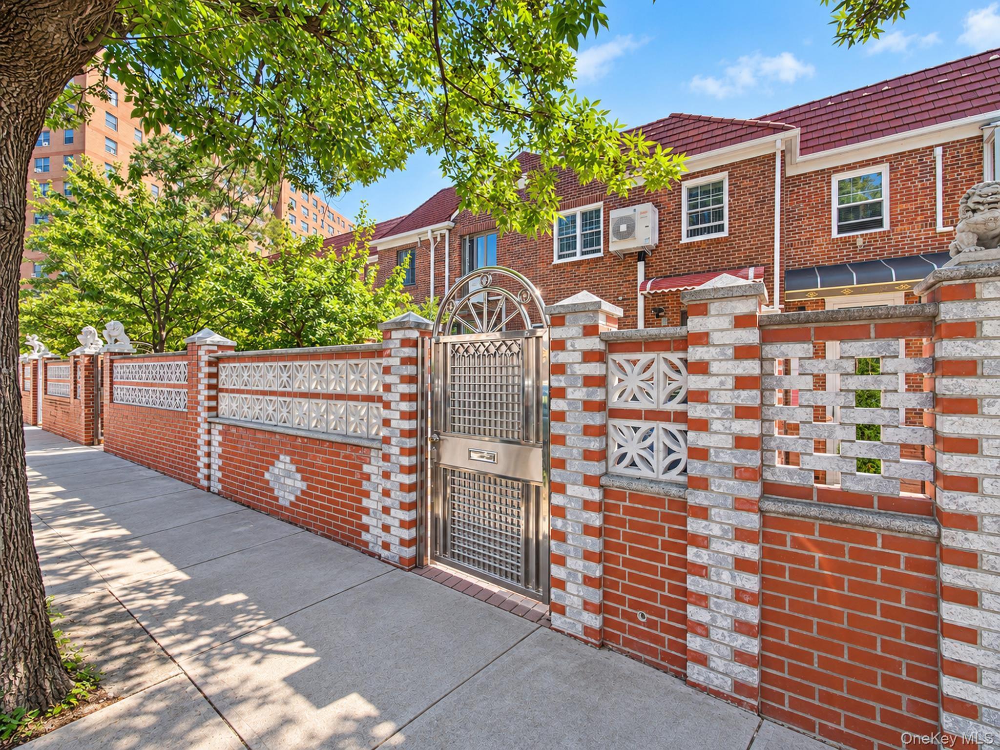 Single Family 64th Road Queens, NY 11374, MLS-1049116-2