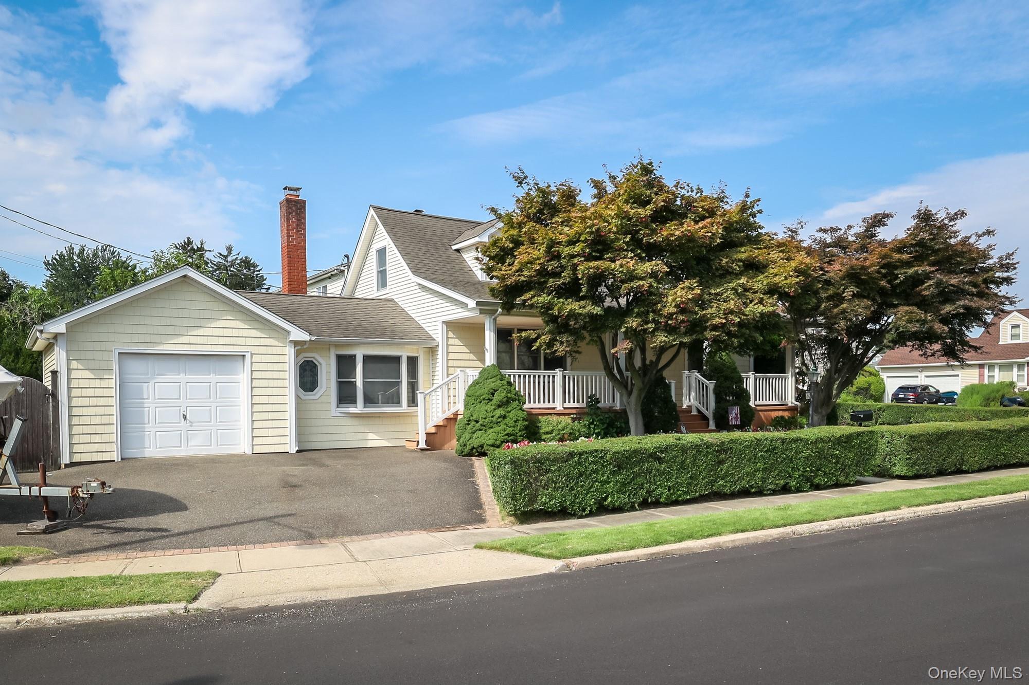 Single Family Woodbine Drive E Nassau County, NY 11801, MLS-1049130-3