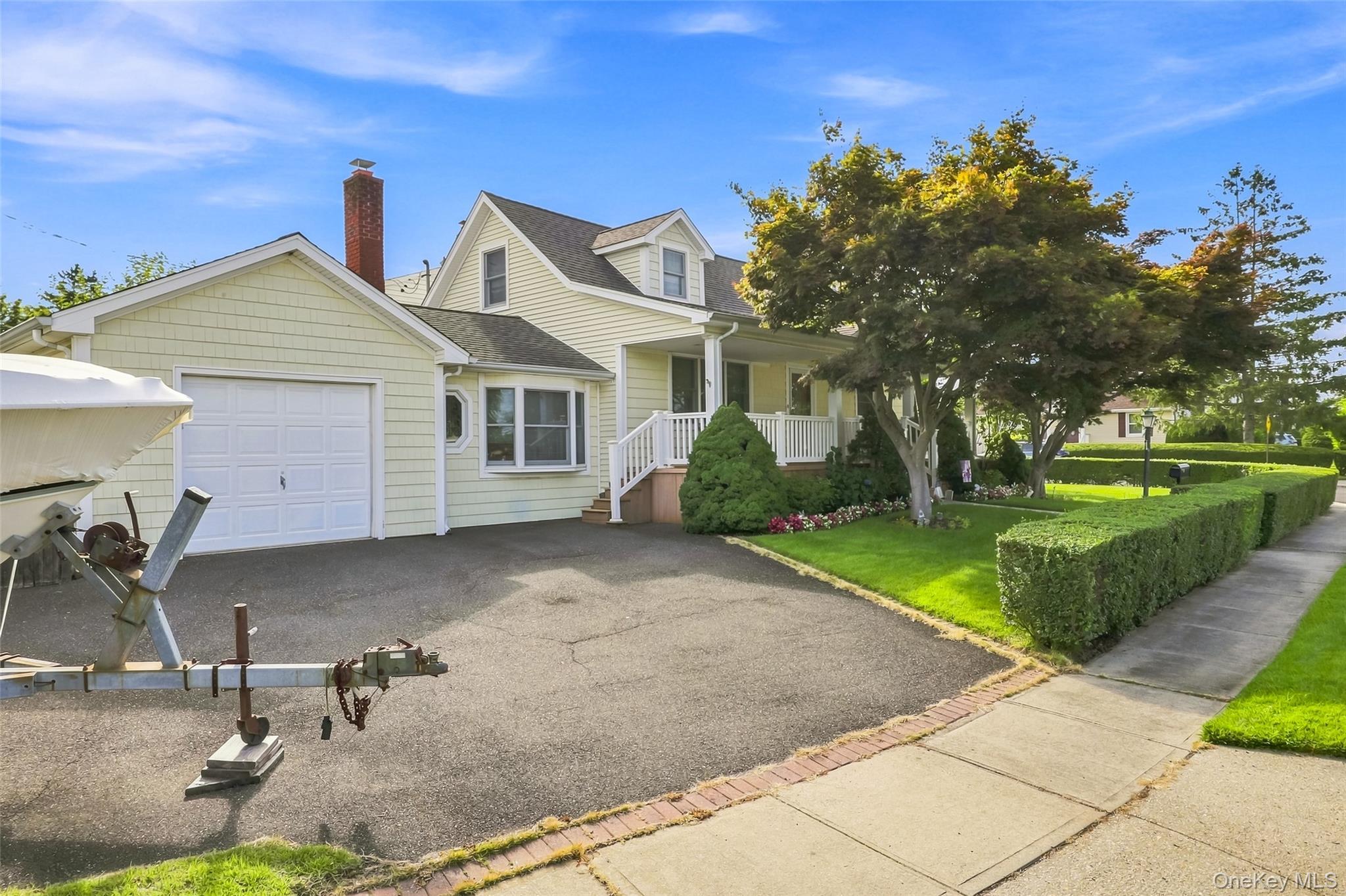 Single Family Woodbine Drive E Nassau County, NY 11801, MLS-1049130-4