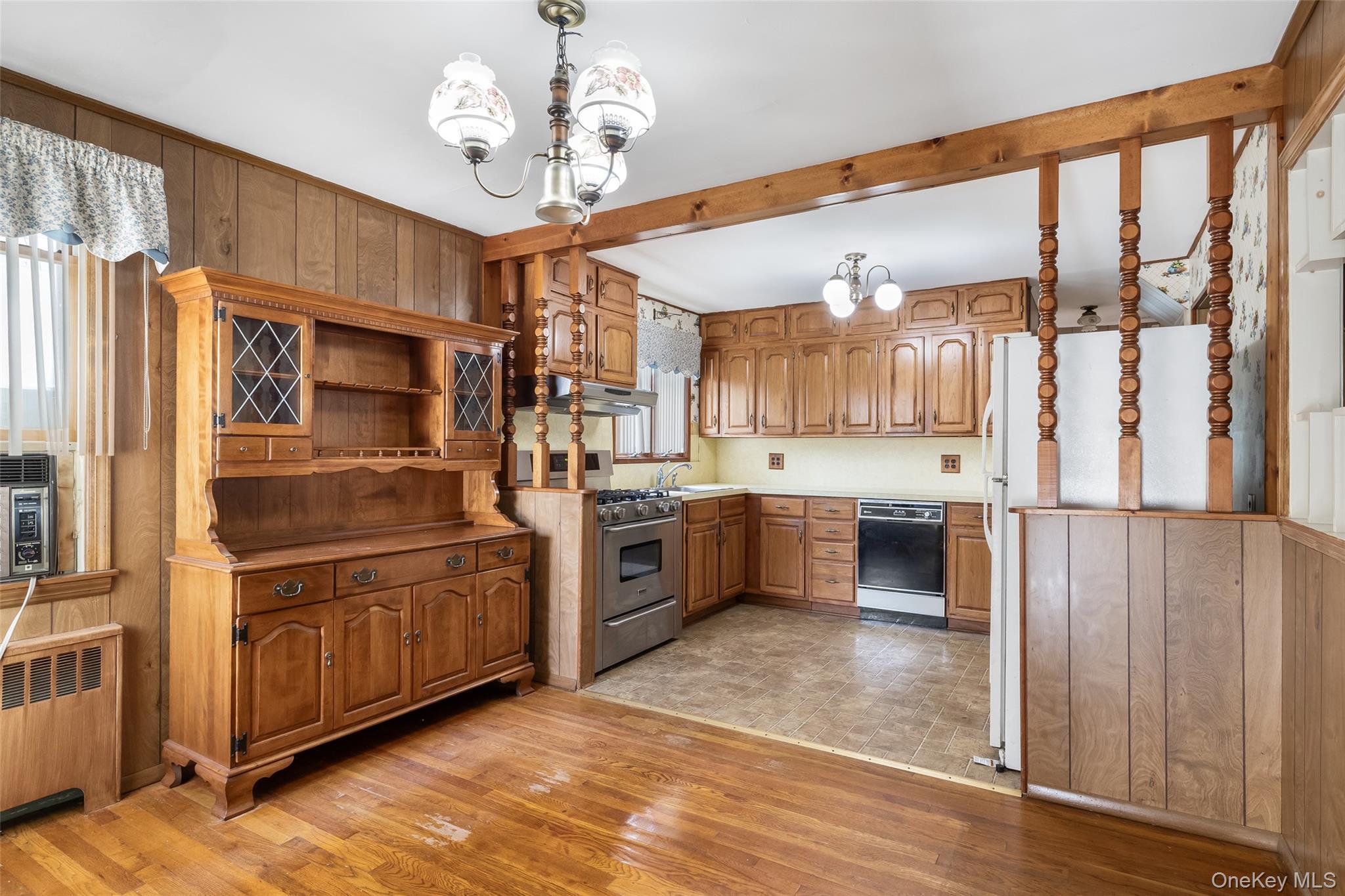 Single Family Woodbine Drive E Nassau County, NY 11801, MLS-1049130-9