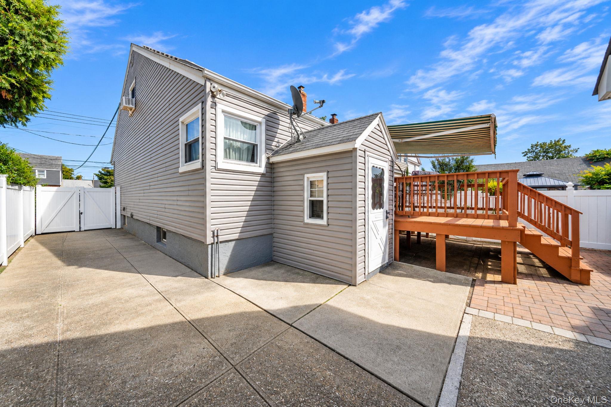 Single Family Holly Avenue  Nassau County, NY 11550, MLS-1049140-18