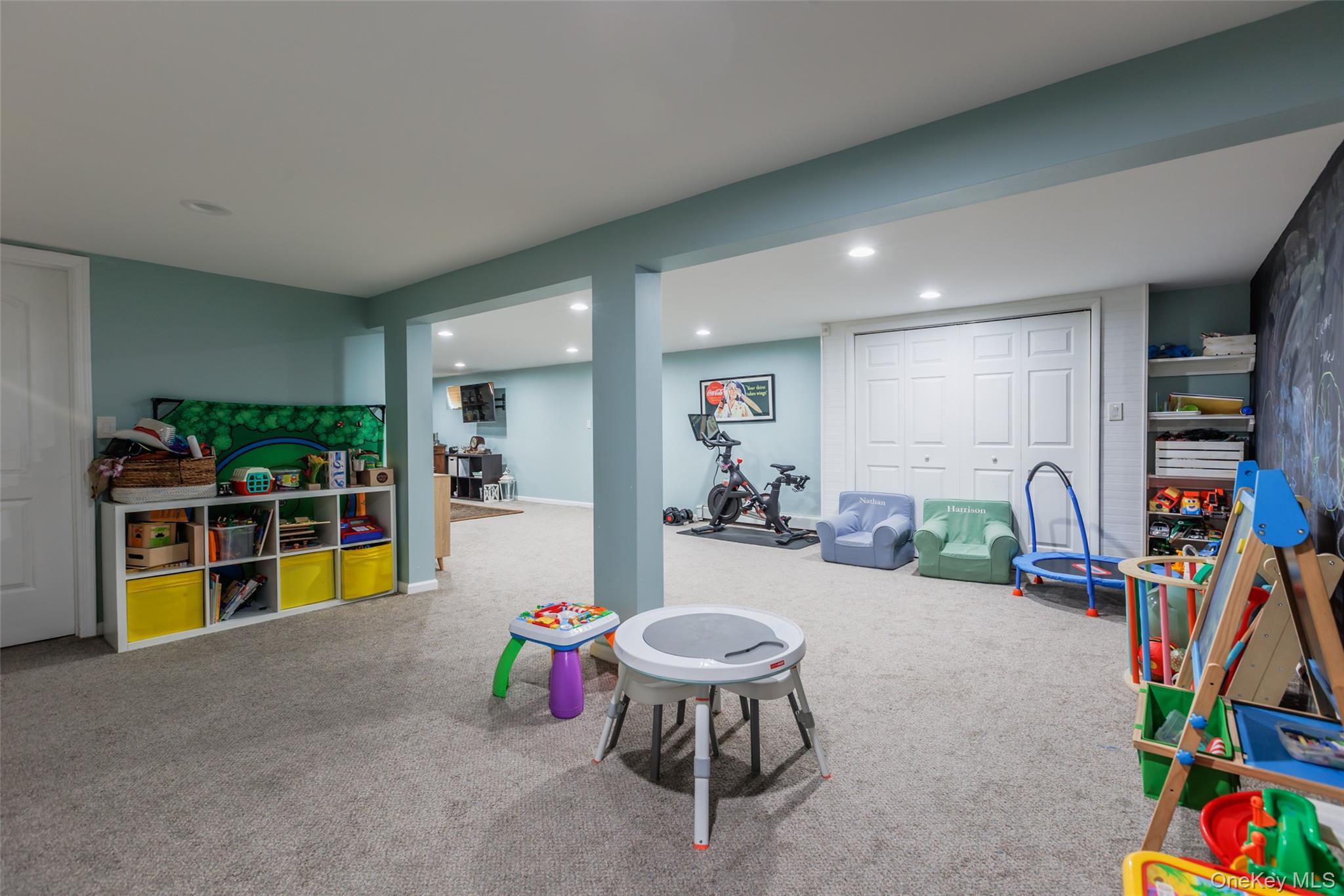 Single Family Myrtle Avenue Suffolk County, NY 11795, MLS-1049150-16