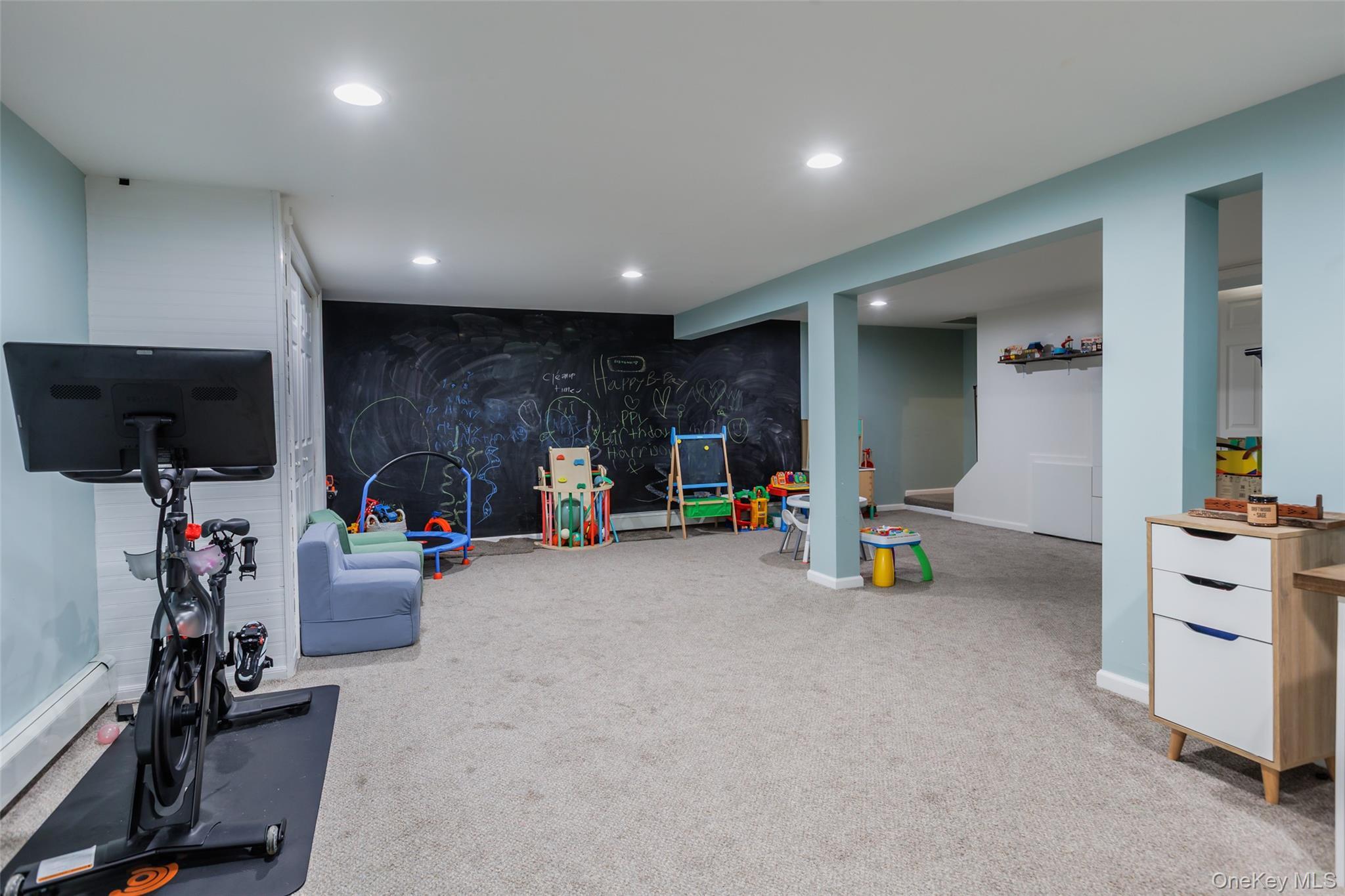 Single Family Myrtle Avenue Suffolk County, NY 11795, MLS-1049150-18