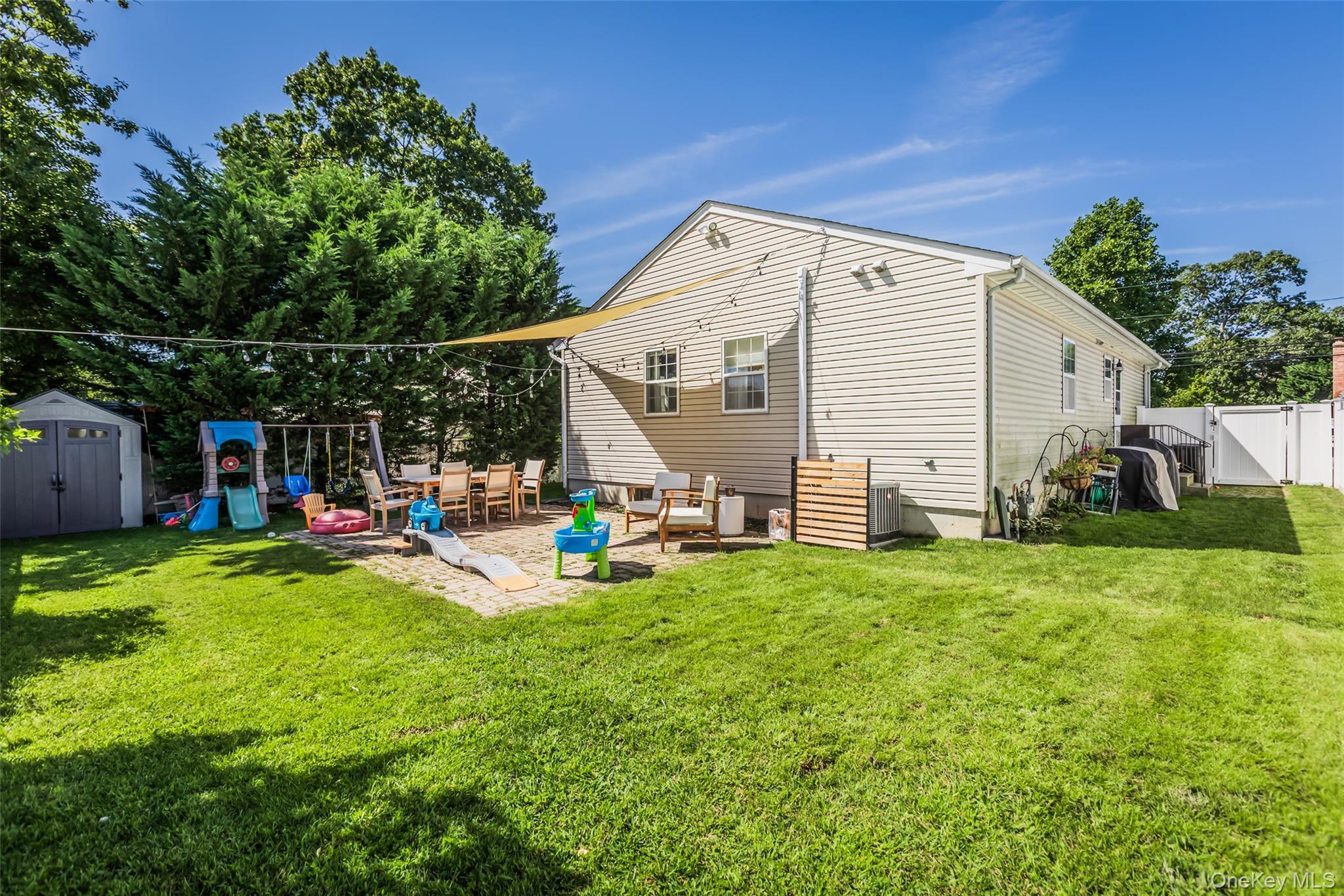 Single Family Myrtle Avenue Suffolk County, NY 11795, MLS-1049150-19