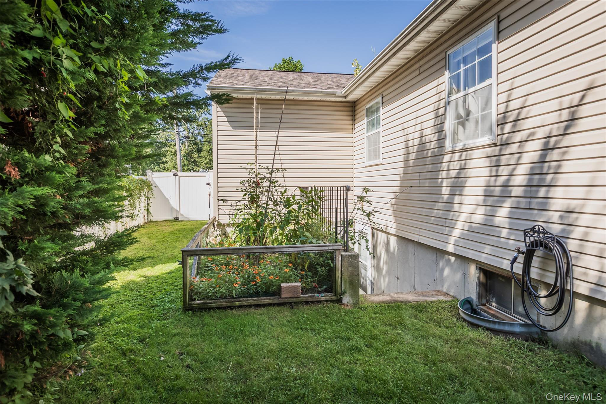 Single Family Myrtle Avenue Suffolk County, NY 11795, MLS-1049150-20