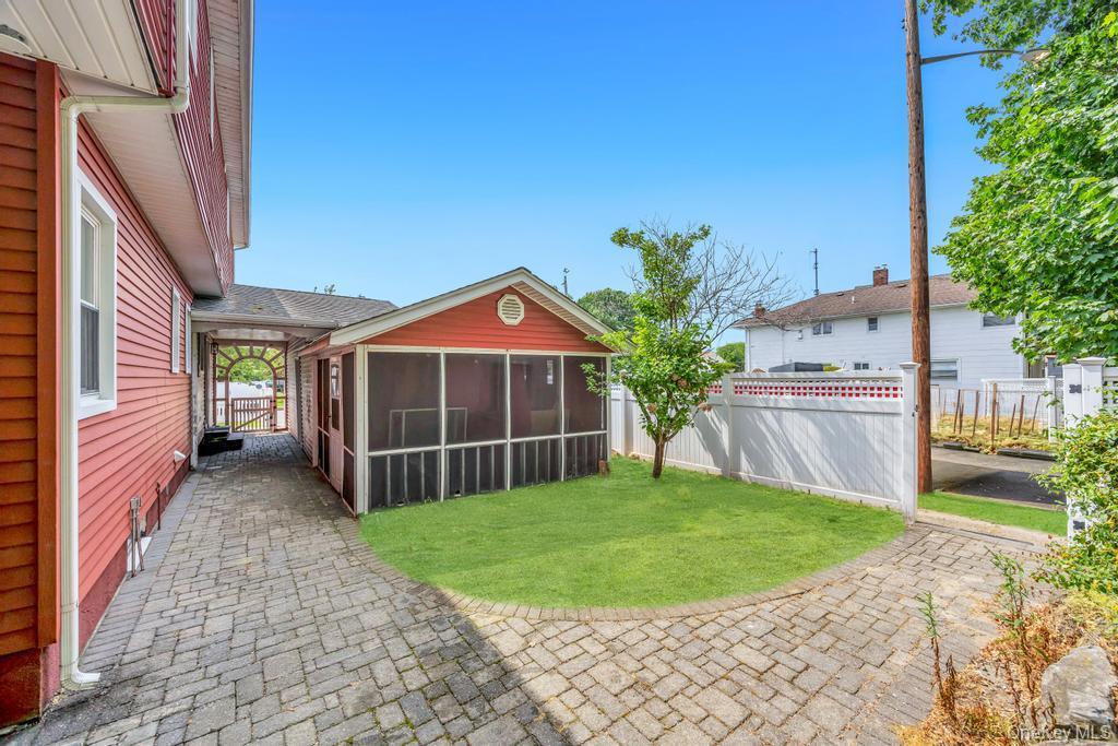 Single Family Neptune Avenue Nassau County, NY 11783, MLS-1049160-42