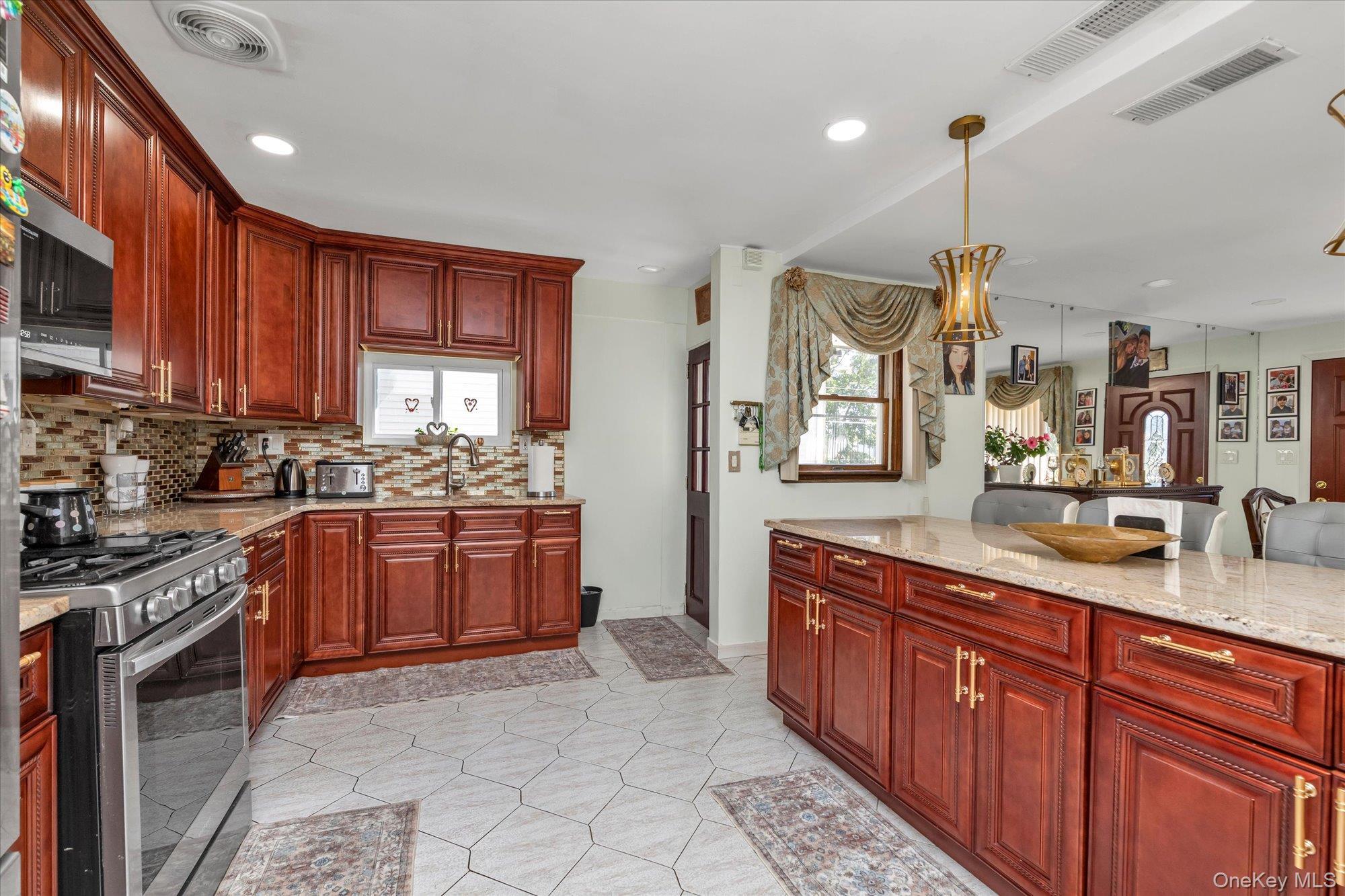 Single Family Hudson Avenue Nassau County, NY 11580, MLS-1049185-8