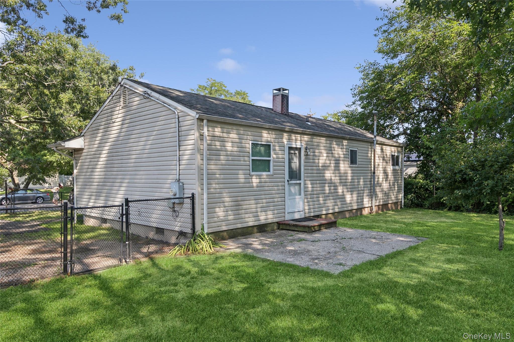 Single Family Connecticut Avenue  Suffolk County, NY 11763, MLS-1049216-20