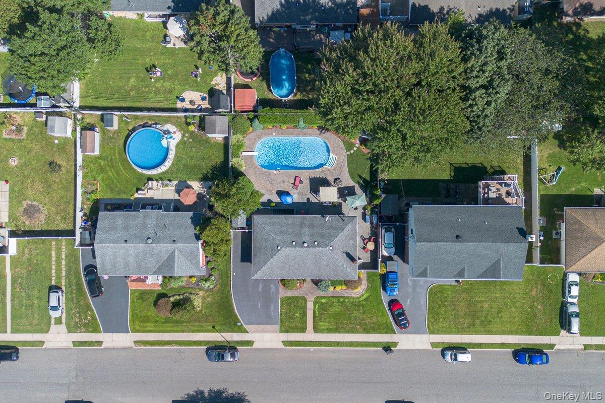 Single Family Burlington Avenue Suffolk County, NY 11729, MLS-1049237-18