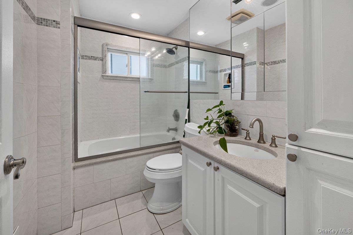 Single Family Burlington Avenue Suffolk County, NY 11729, MLS-1049237-9