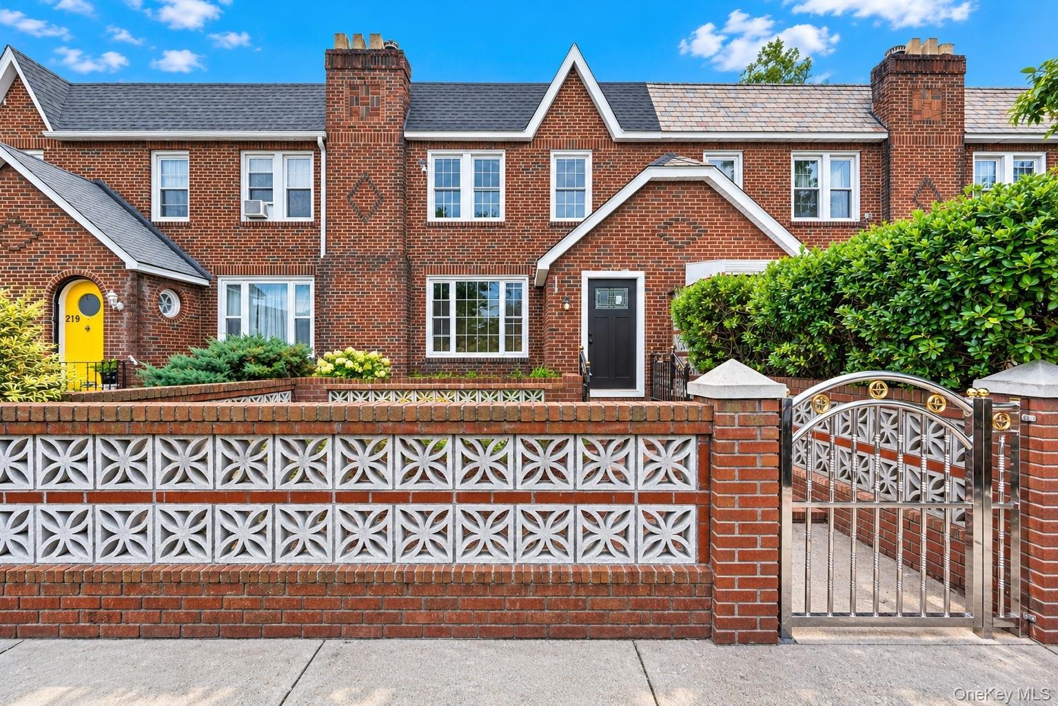 Single Family Edgewood Avenue Queens, NY 11413, MLS-1049246-2