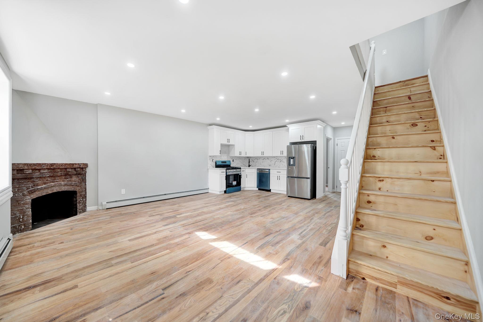 Single Family Edgewood Avenue Queens, NY 11413, MLS-1049246-4