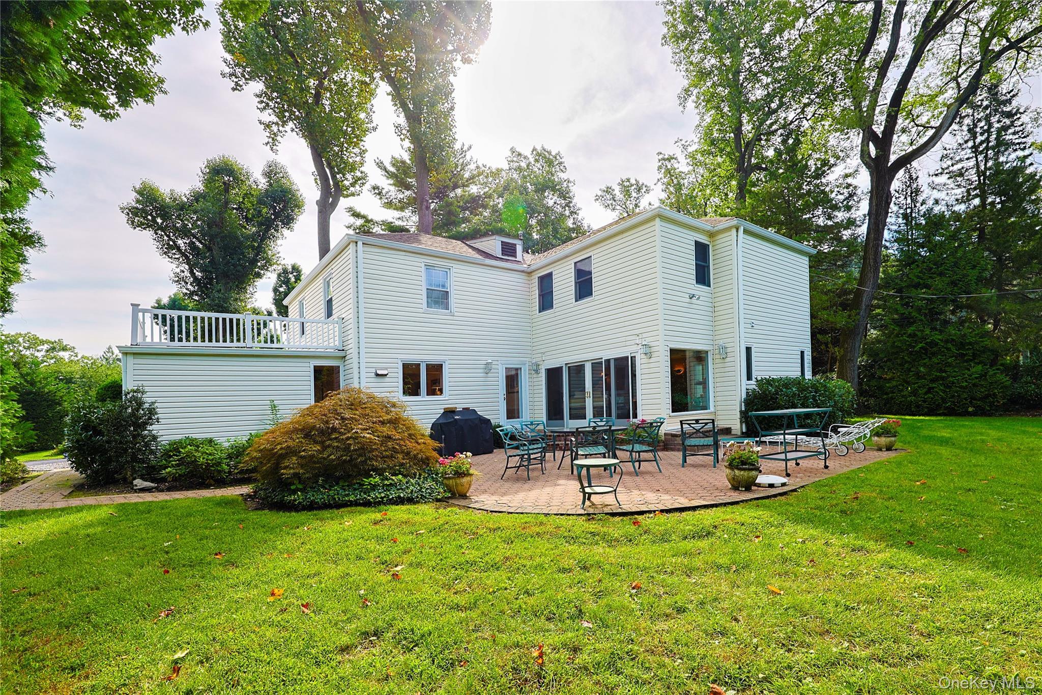 Single Family Old Field Lane Nassau County, NY 11020, MLS-1049250-22