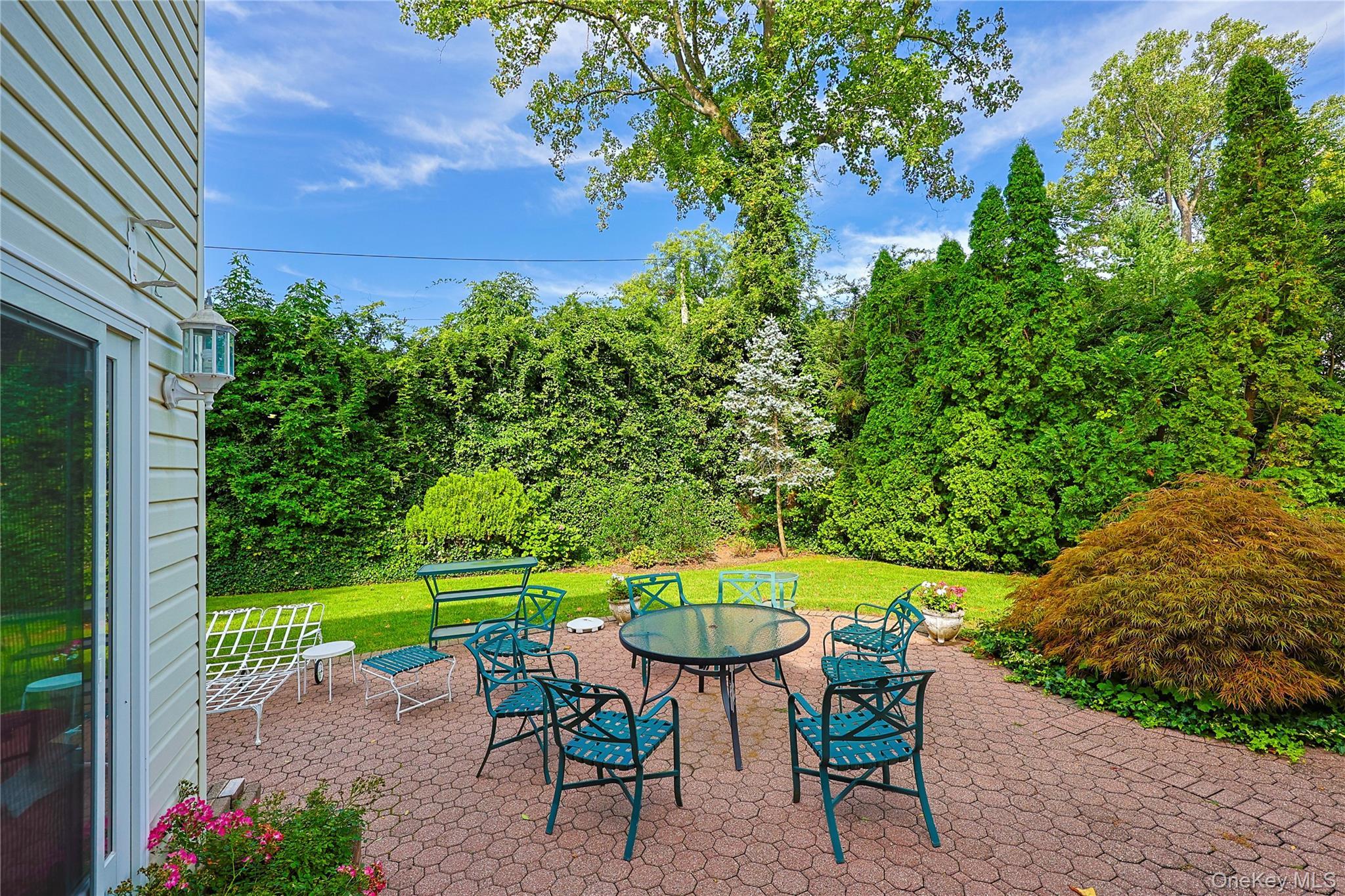 Single Family Old Field Lane Nassau County, NY 11020, MLS-1049250-23
