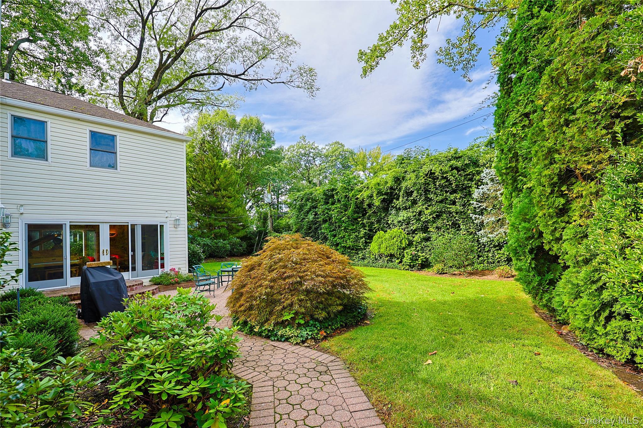 Single Family Old Field Lane Nassau County, NY 11020, MLS-1049250-25