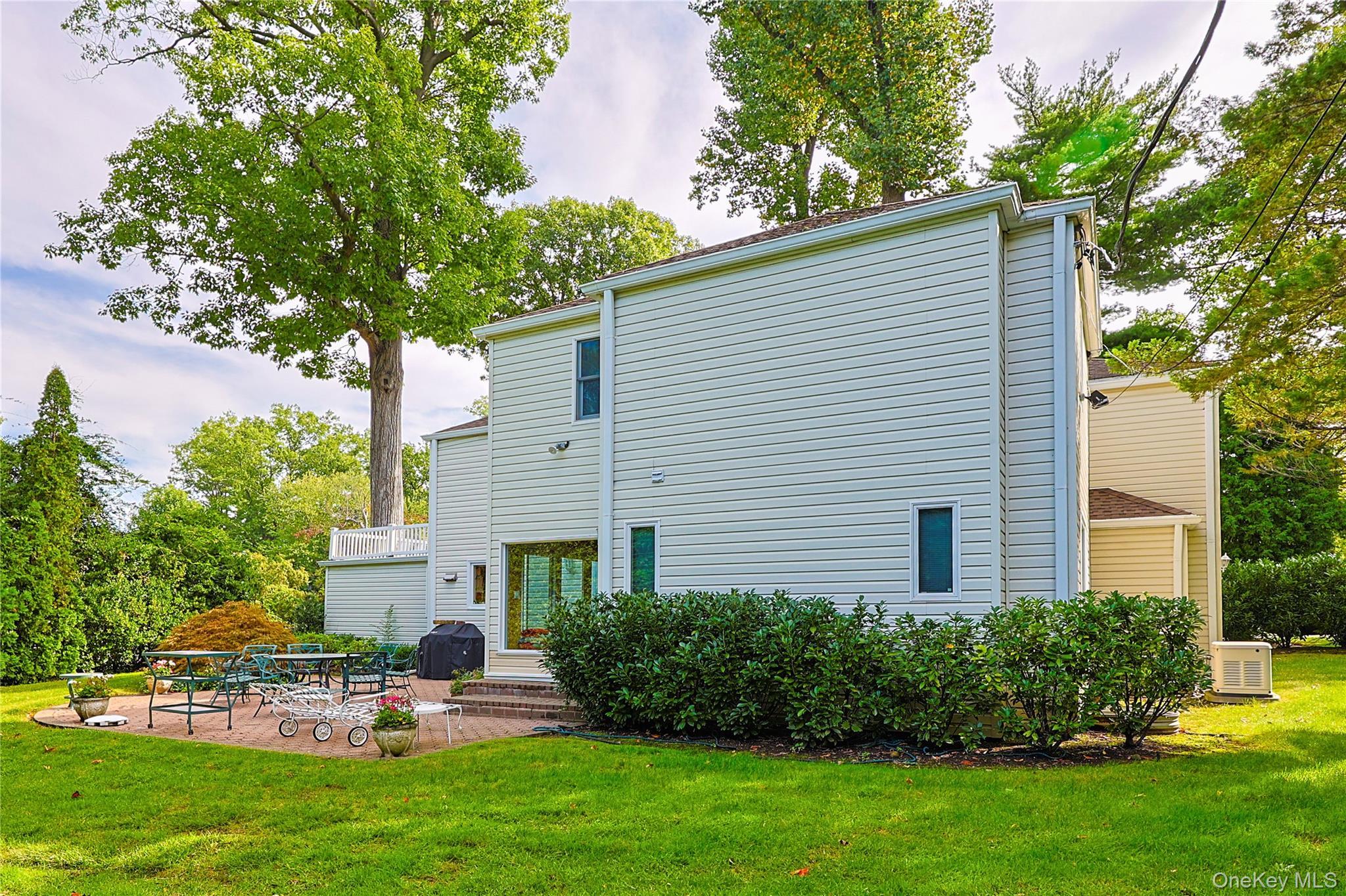 Single Family Old Field Lane Nassau County, NY 11020, MLS-1049250-26