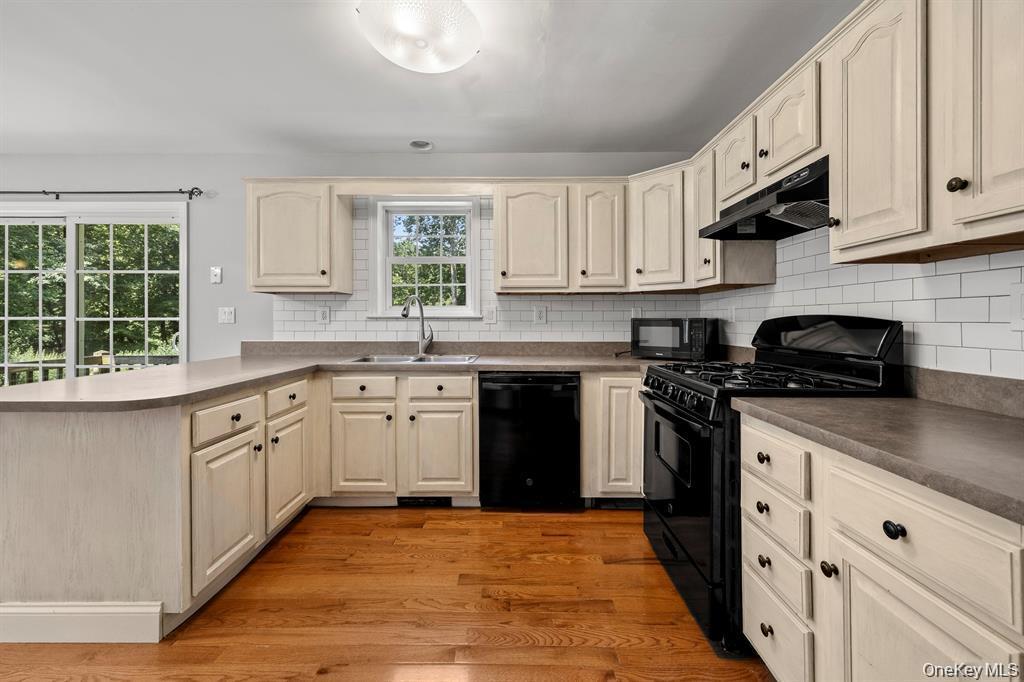 Single Family Creekside Place Dutchess County, NY 12569, MLS-1049263-33