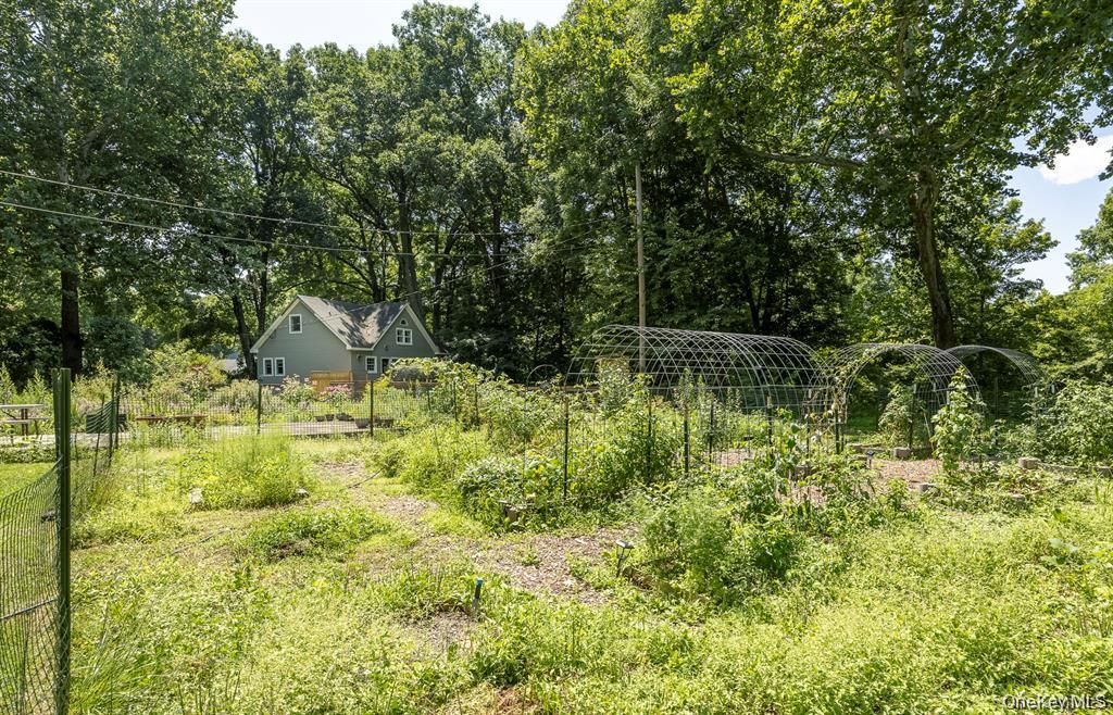 Single Family Creekside Place Dutchess County, NY 12569, MLS-1049263-46