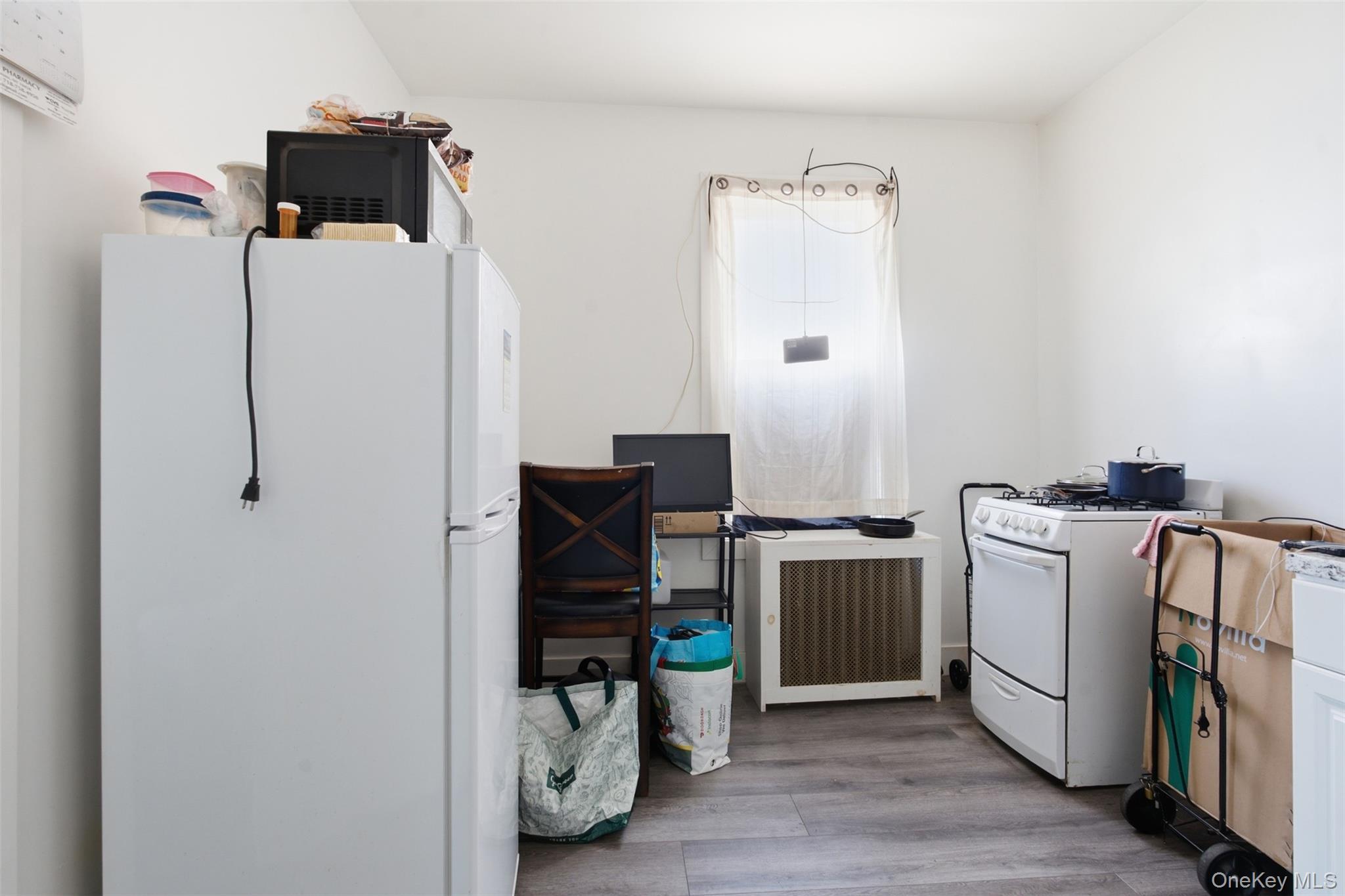 Single Family E 224th Street Bronx, NY 10466, MLS-1049290-10