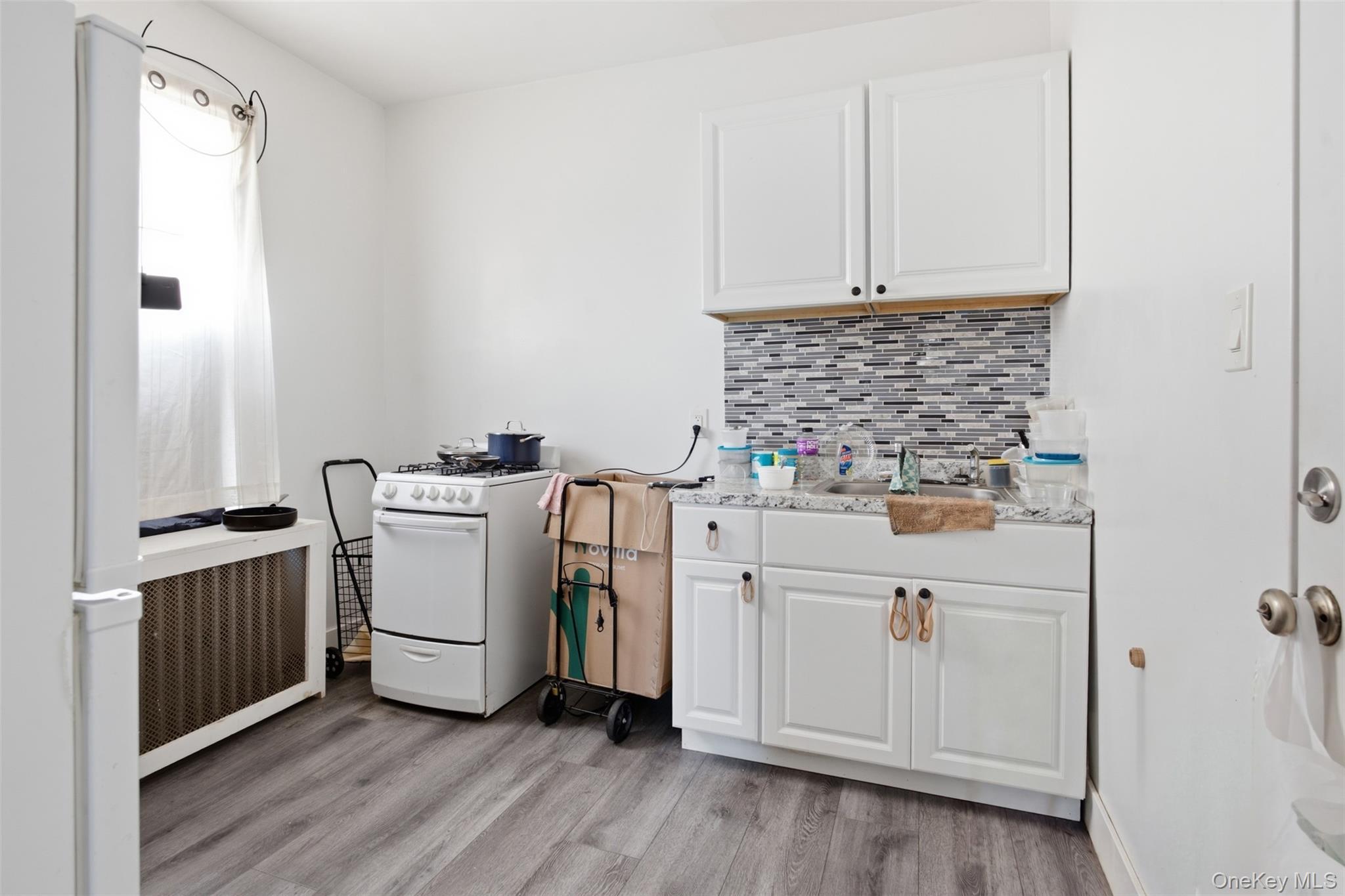 Single Family E 224th Street Bronx, NY 10466, MLS-1049290-11