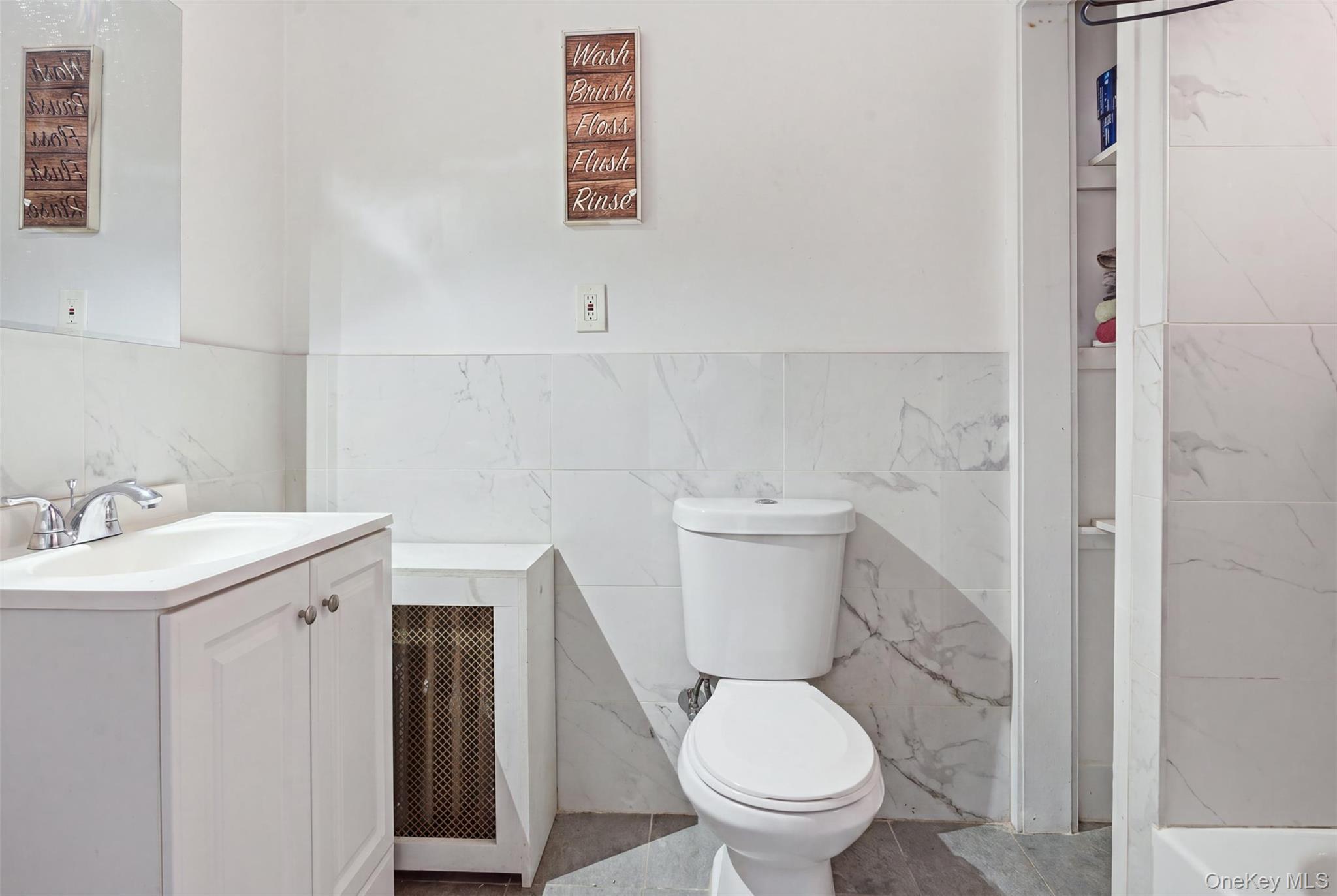 Single Family E 224th Street Bronx, NY 10466, MLS-1049290-13