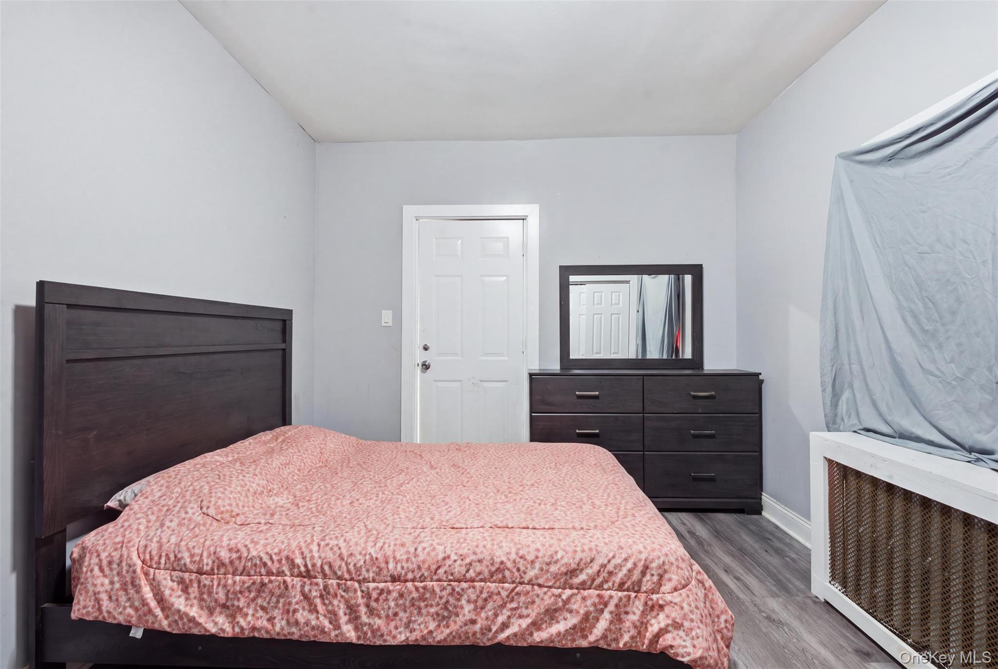 Single Family E 224th Street Bronx, NY 10466, MLS-1049290-16