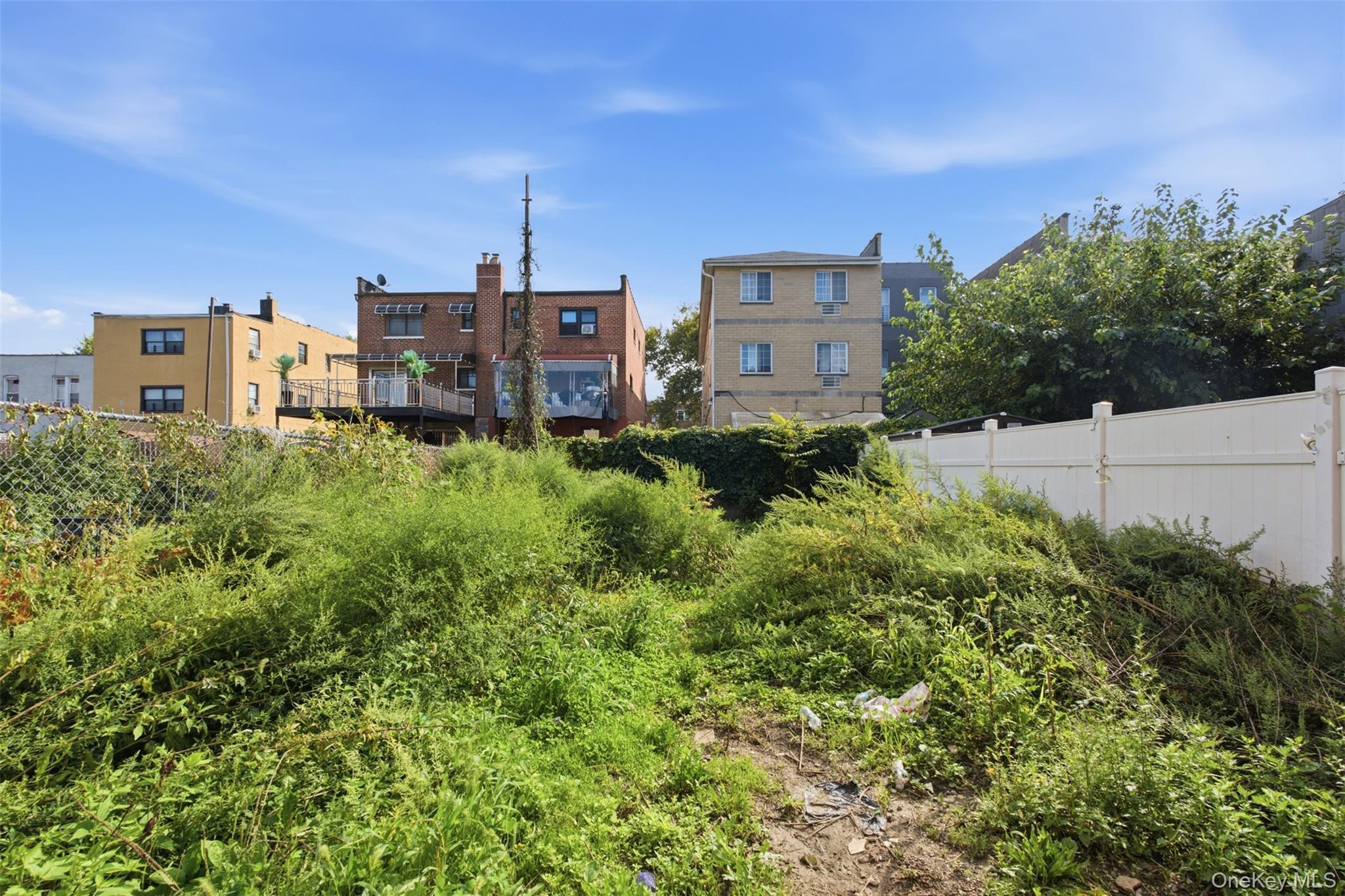 Single Family E 224th Street Bronx, NY 10466, MLS-1049290-18