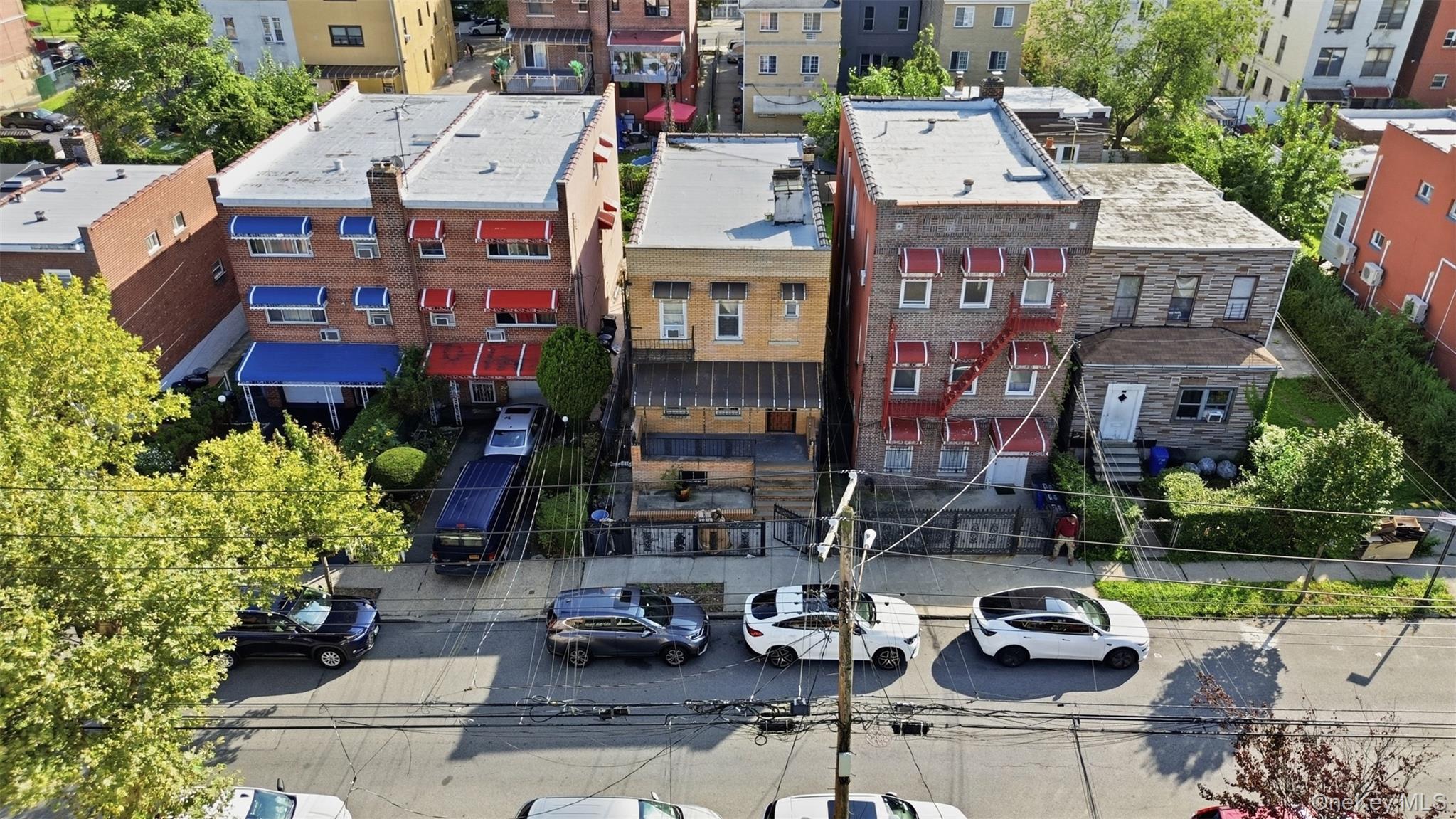 Single Family E 224th Street Bronx, NY 10466, MLS-1049290-19