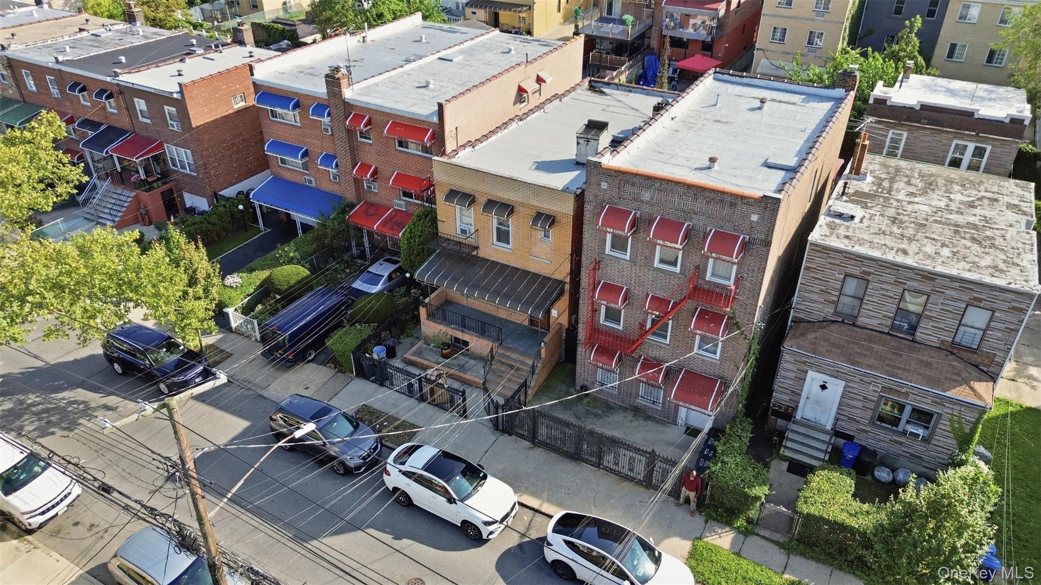 Single Family E 224th Street Bronx, NY 10466, MLS-1049290-20