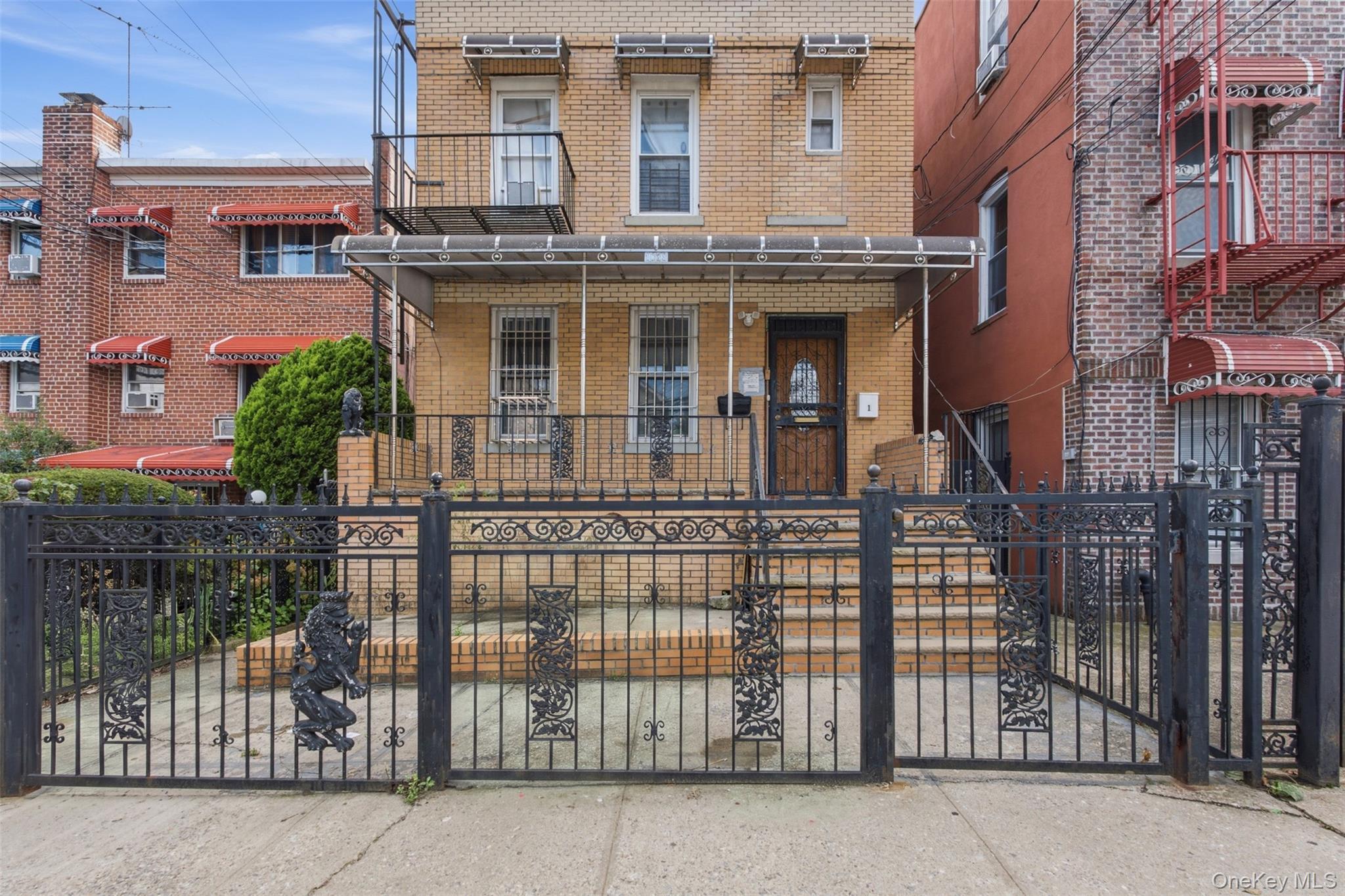 Single Family E 224th Street Bronx, NY 10466, MLS-1049290-3