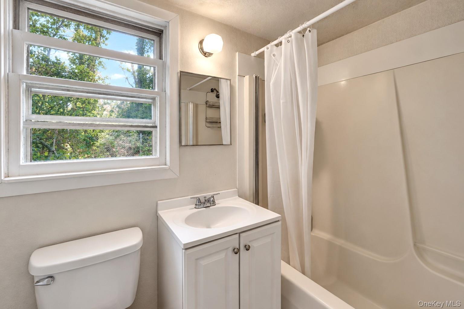Single Family Peconic Road Suffolk County, NY 11946, MLS-1049296-14