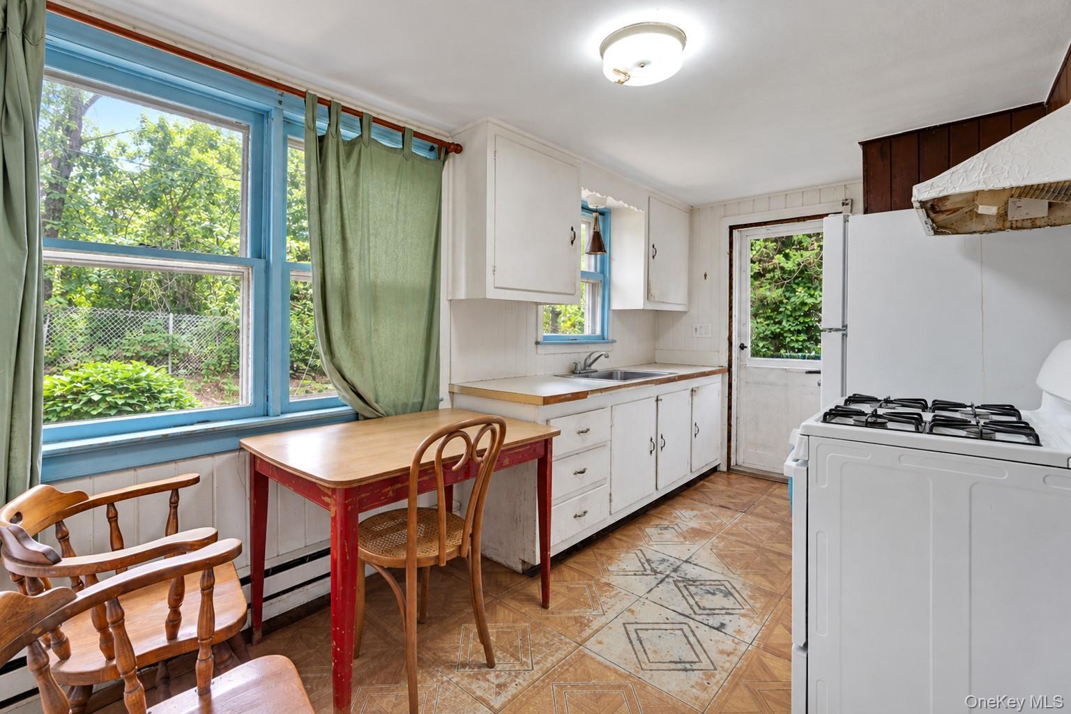 Single Family Peconic Road Suffolk County, NY 11946, MLS-1049296-15