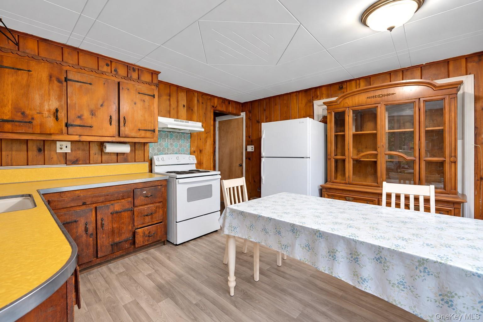 Single Family Peconic Road Suffolk County, NY 11946, MLS-1049296-4
