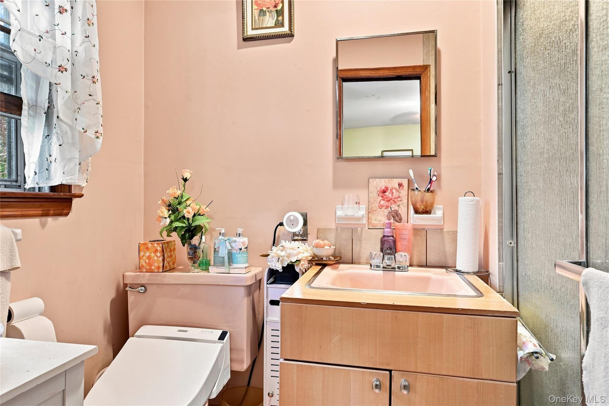 Single Family E Woodside Avenue  Suffolk County, NY 11772, MLS-1049297-16