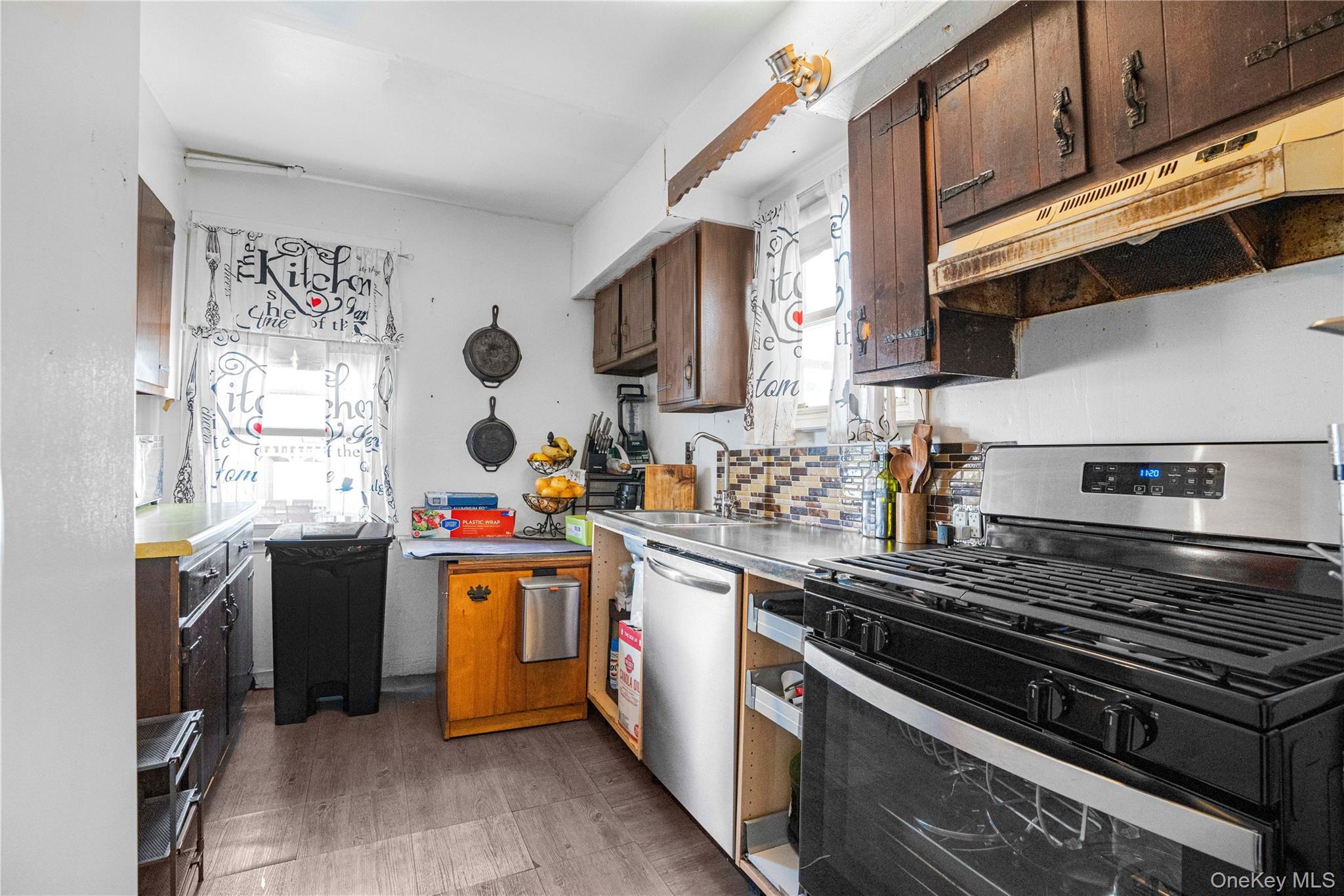 Single Family Hollis Court Boulevard Queens, NY 11427, MLS-1049303-5