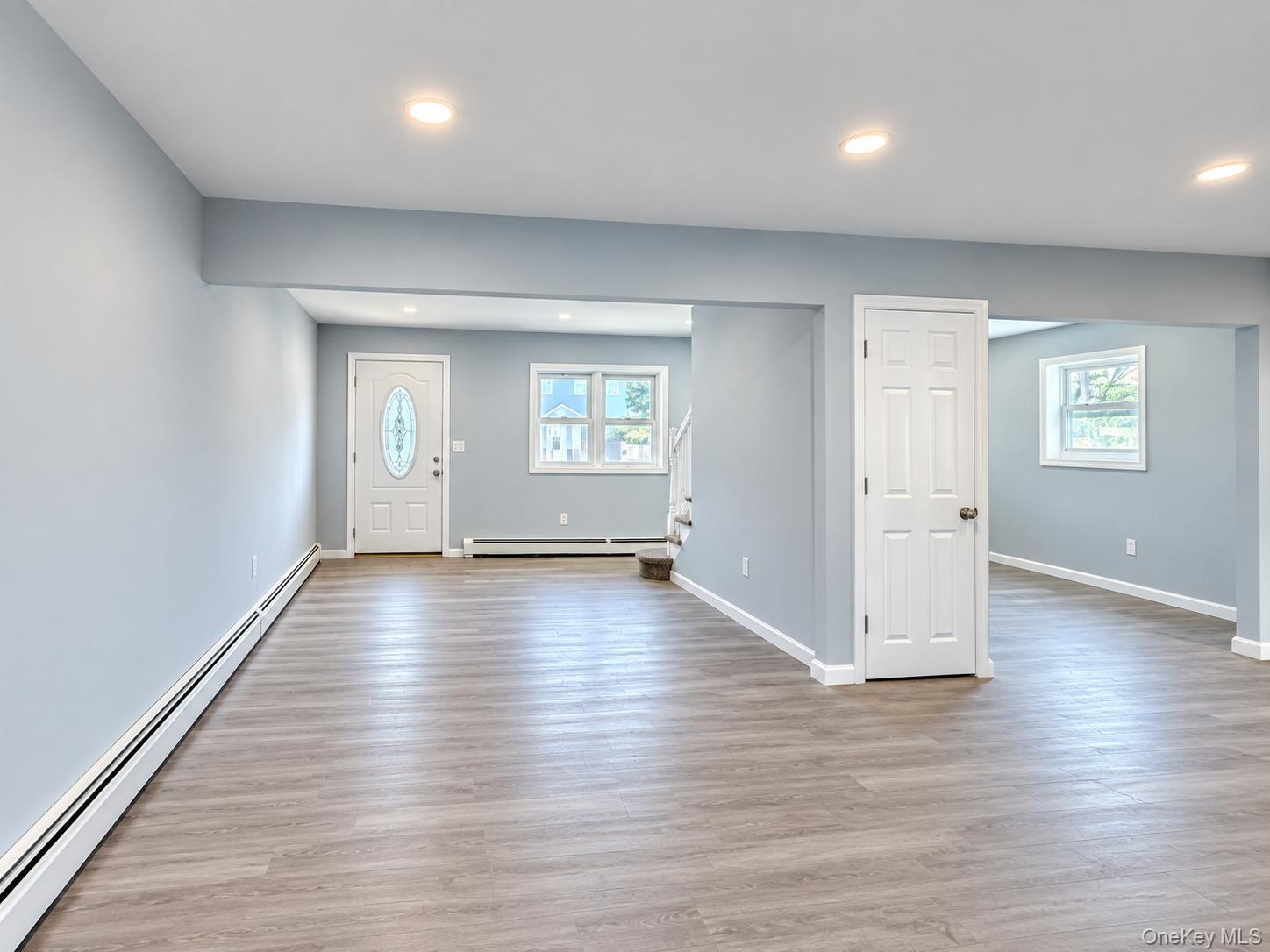Single Family Frank Avenue  Nassau County, NY 11710, MLS-1049304-10