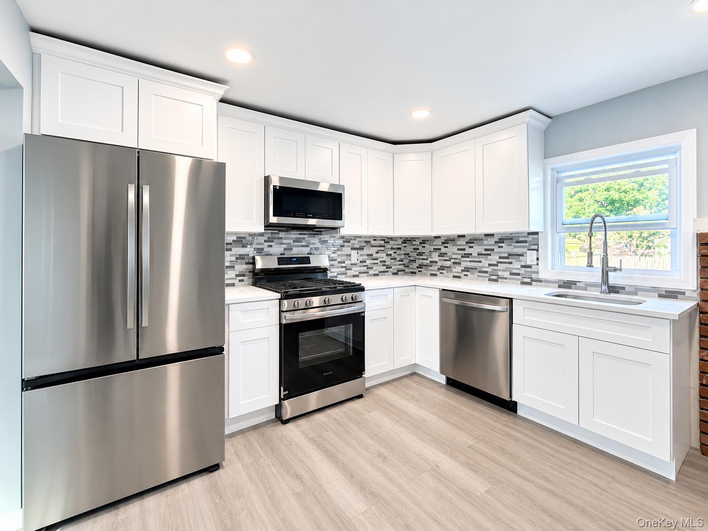 Single Family Frank Avenue  Nassau County, NY 11710, MLS-1049304-12