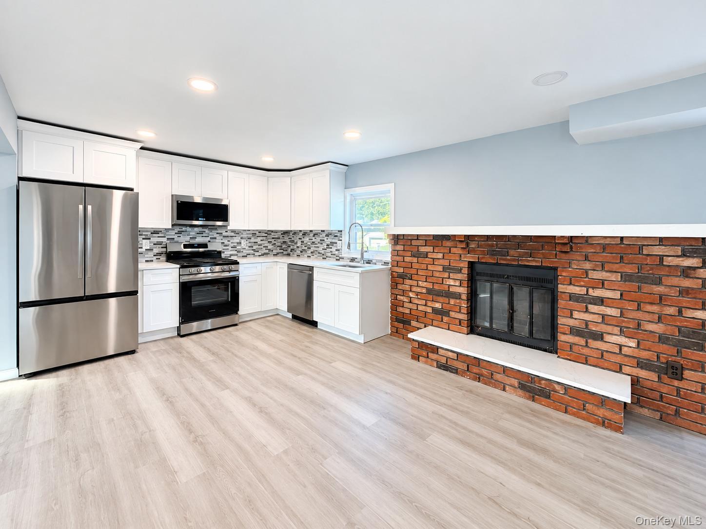 Single Family Frank Avenue  Nassau County, NY 11710, MLS-1049304-13